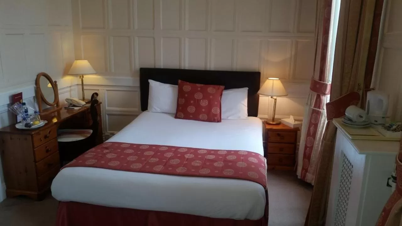 Bedroom, Bed in Haughton Hall Hotel & Leisure Club