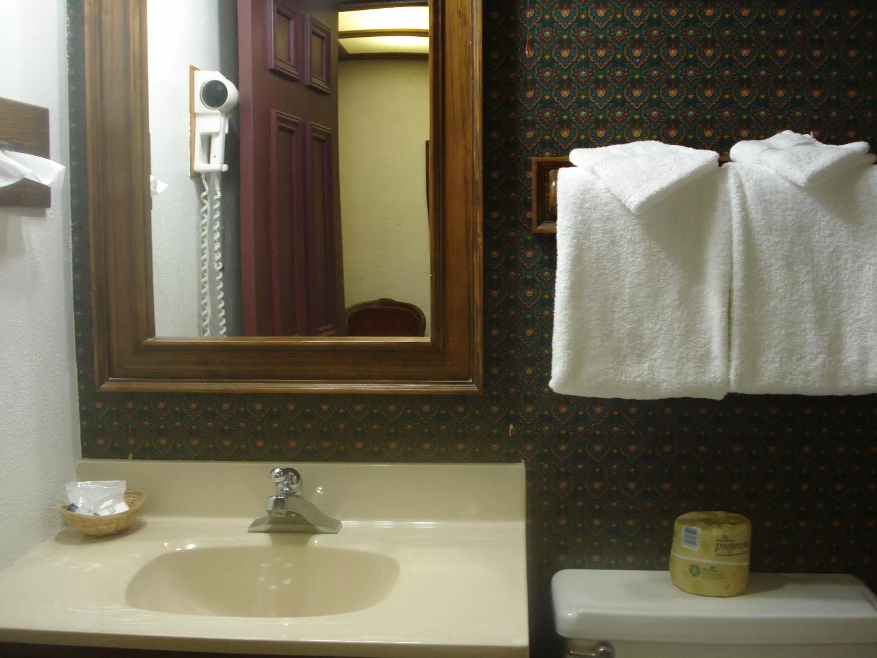 Bathroom in Sequim West Inn