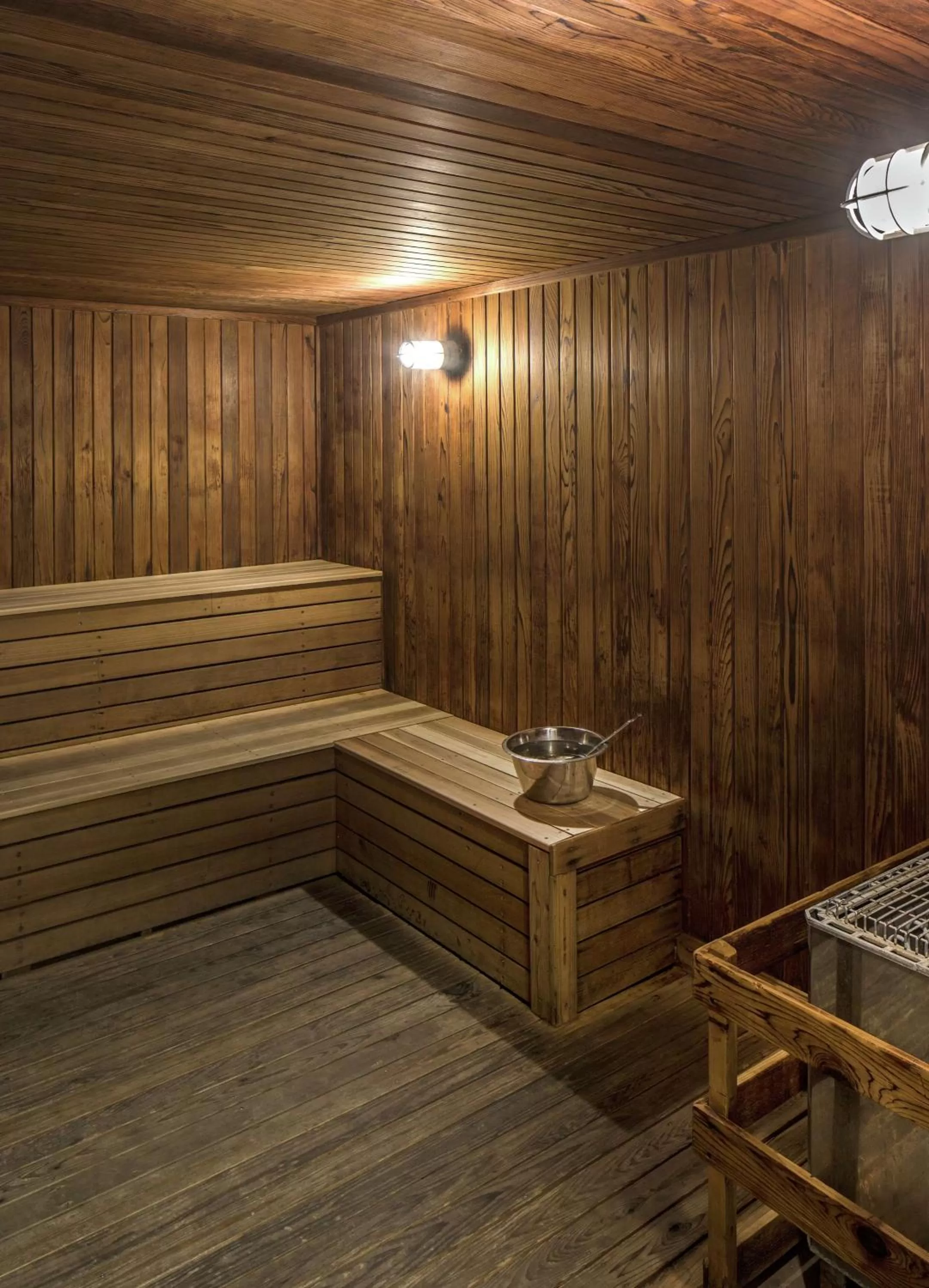 Property building in Hilton Minneapolis