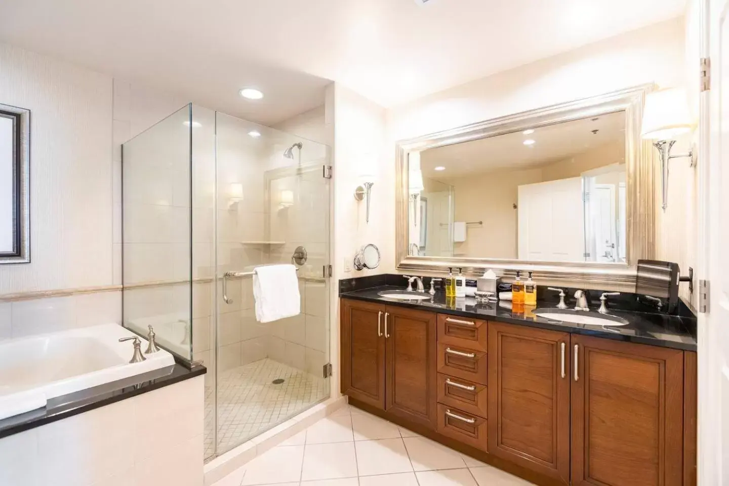 Apartment with Shower in MGM Signature Towers by FantasticStay Apartment with Shower in MGM Signature Towers by FantasticStay