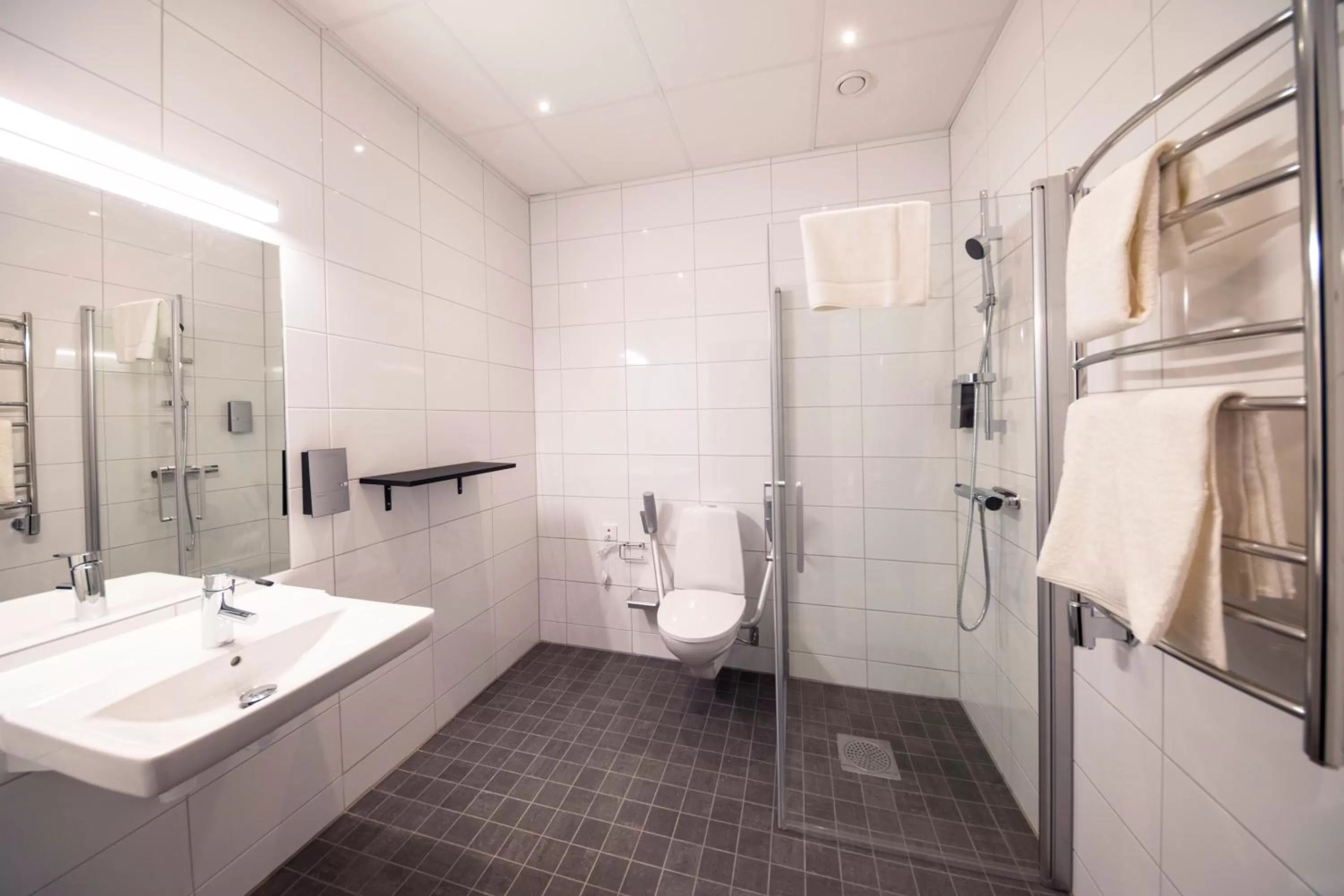 Shower in Staykvick Boutique Hostel