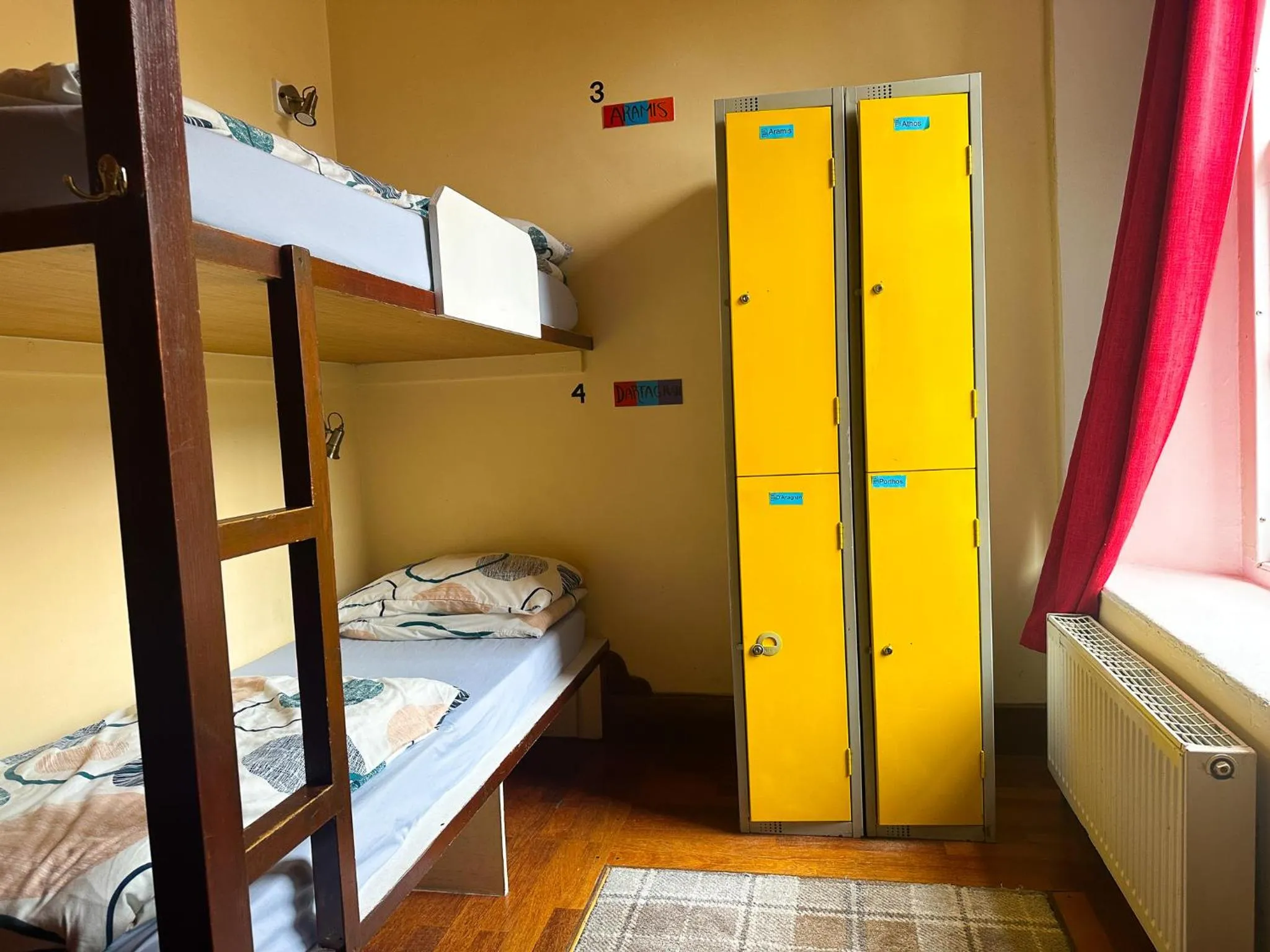 Bed in High Street Hostel - Over 18s Only, Backpackers Atmosphere