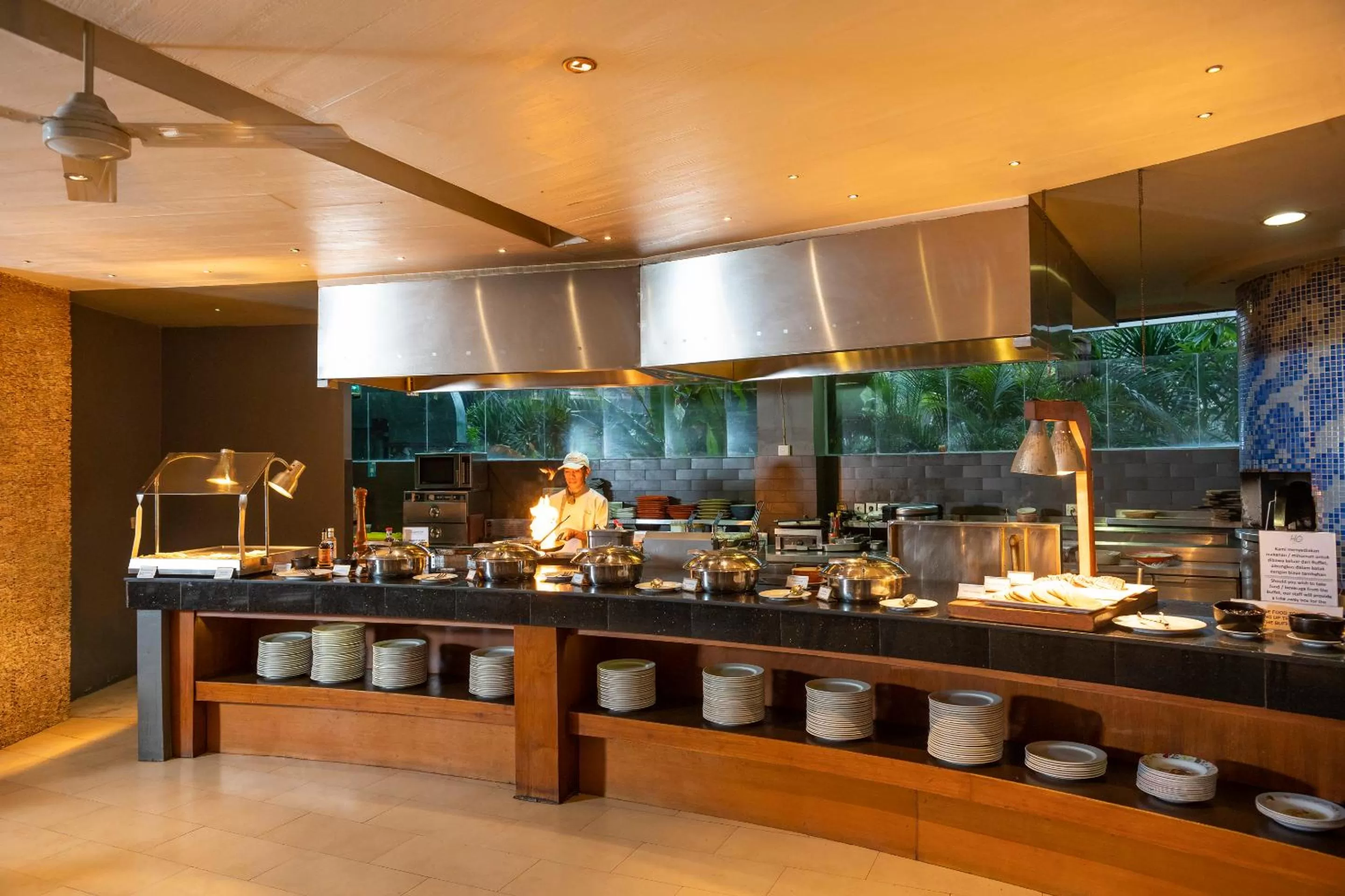 Restaurant/places to eat in Bali Dynasty Resort