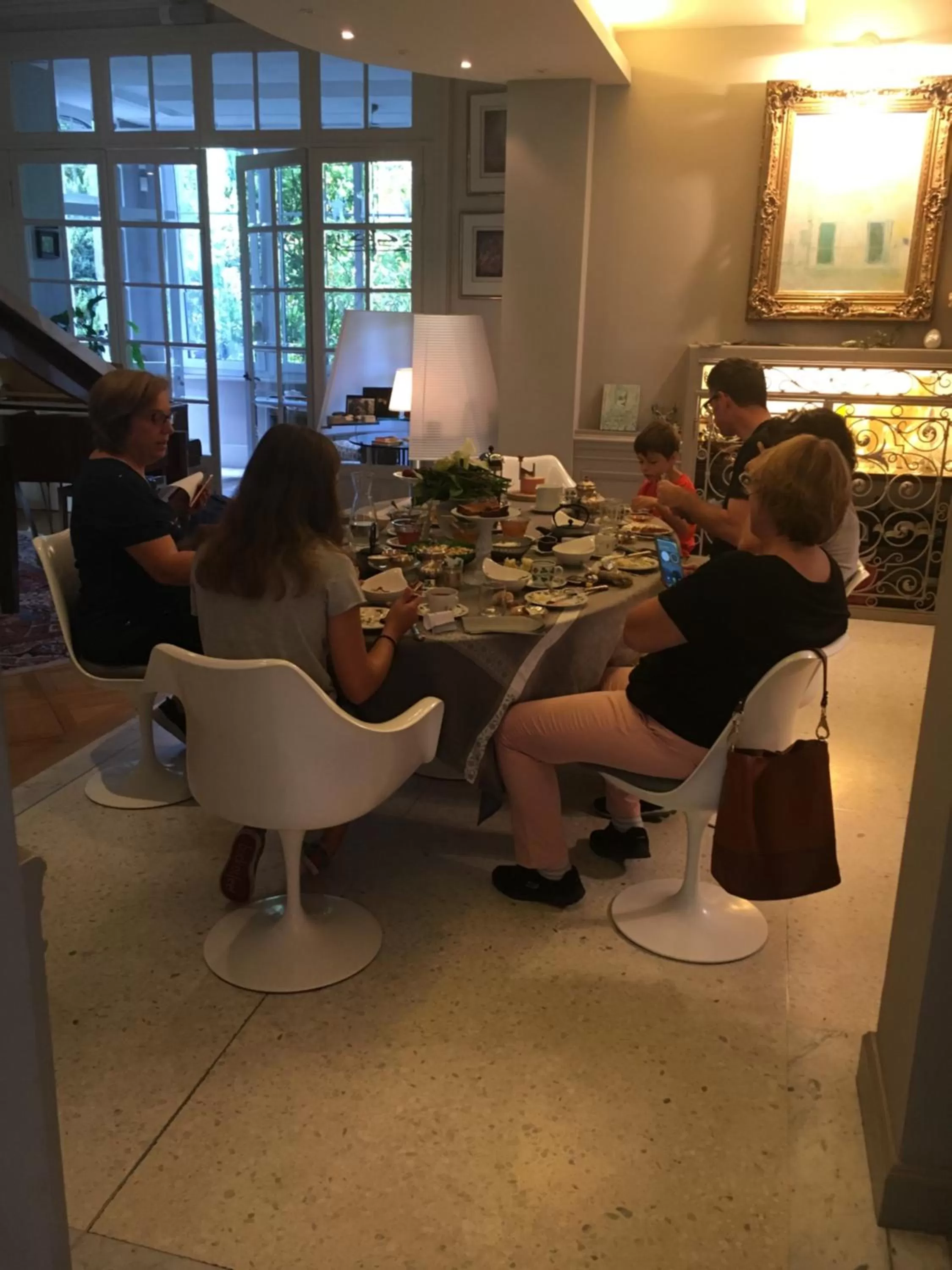 Dining area in Peonia at Home - Maison d'hôtes d'exception