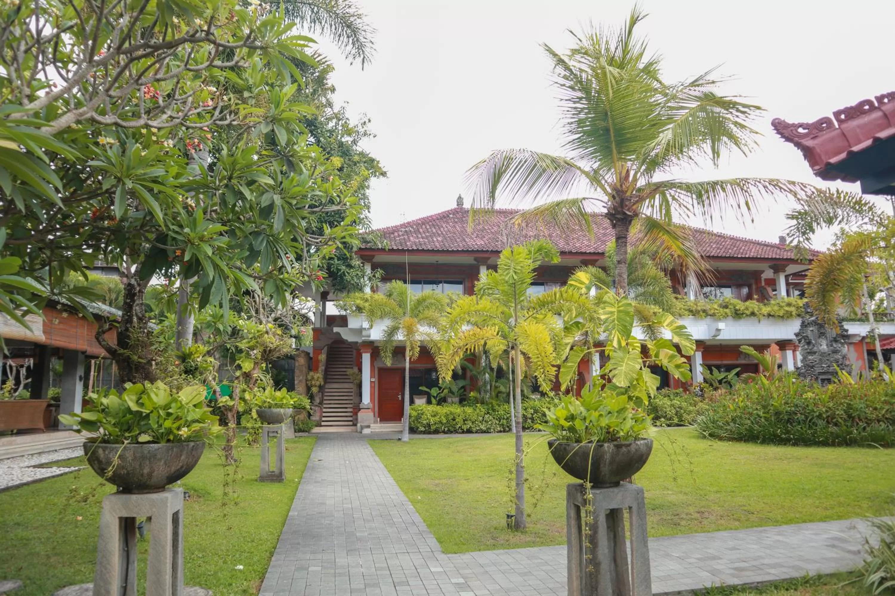 Garden view in The Cakra Hotel