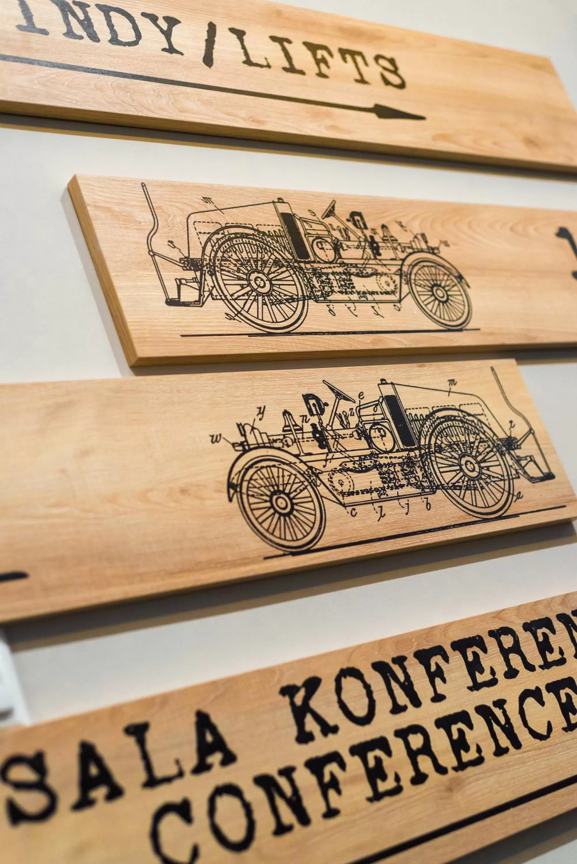 Logo/Certificate/Sign in Citi Hotel's Łódź