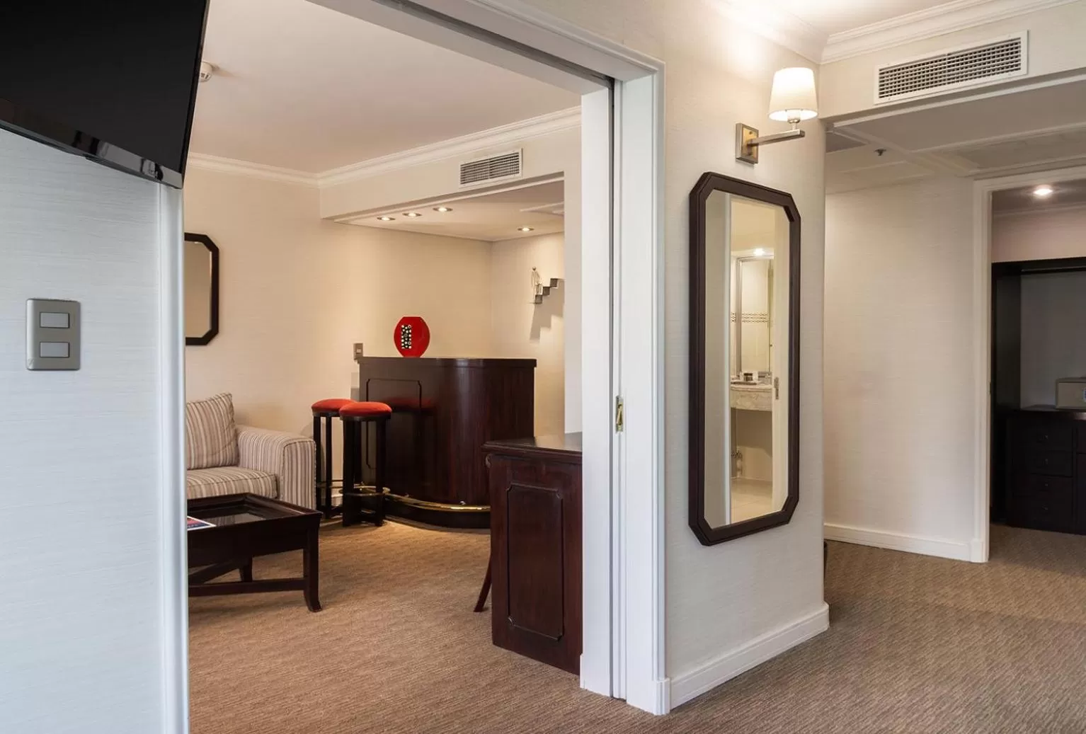 Living room, Bed in Wyndham Garden Santiago Kennedy