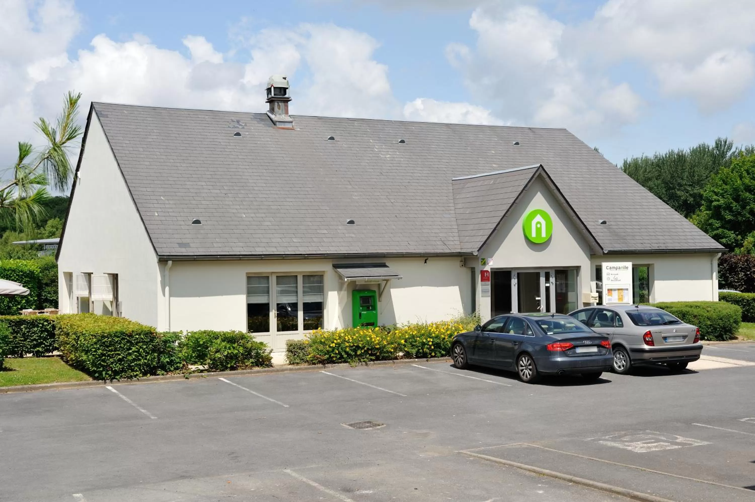 Facade/entrance in Campanile Reims Est - Taissy