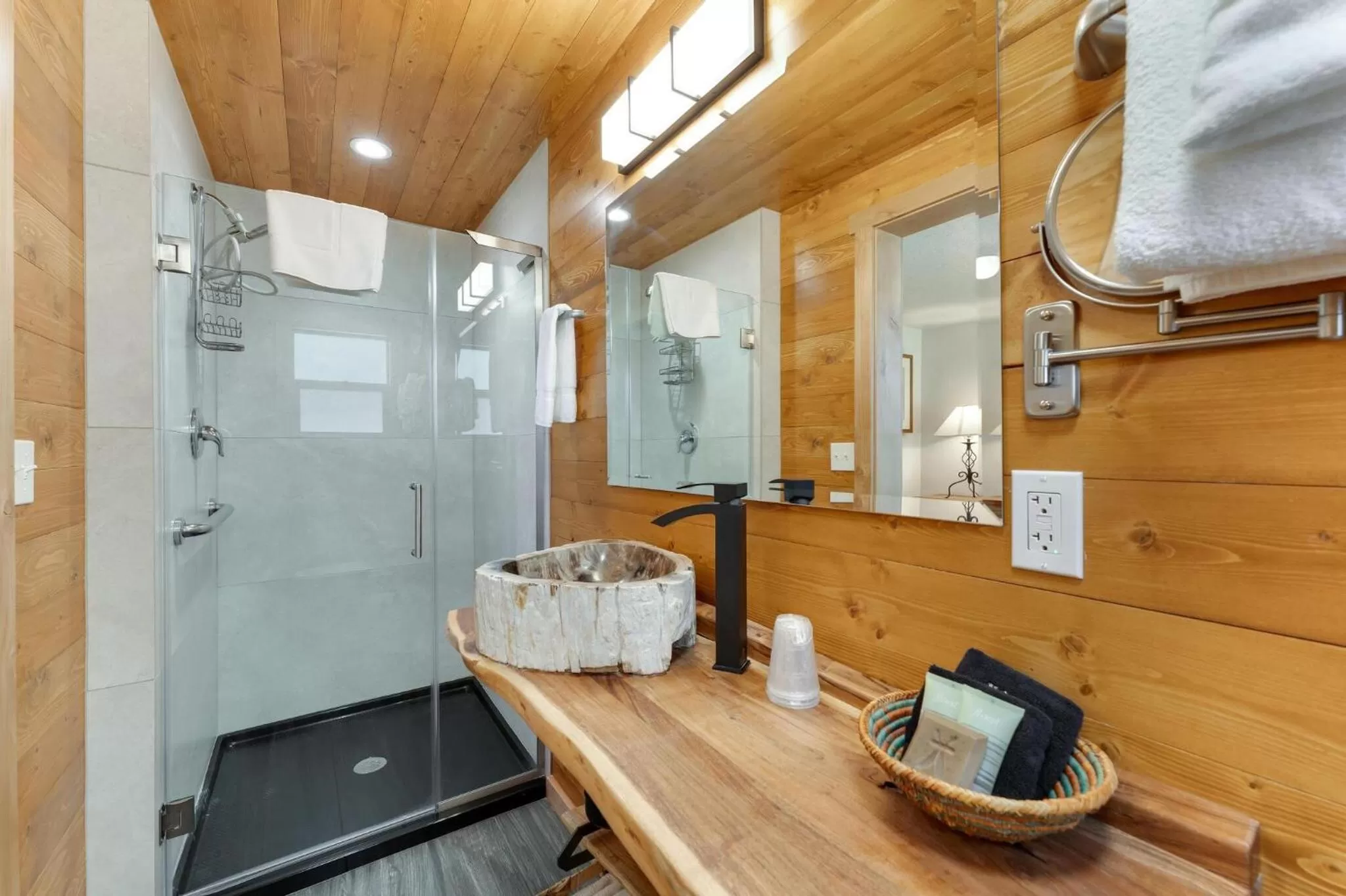 Shower in Stone Lizard Lodge