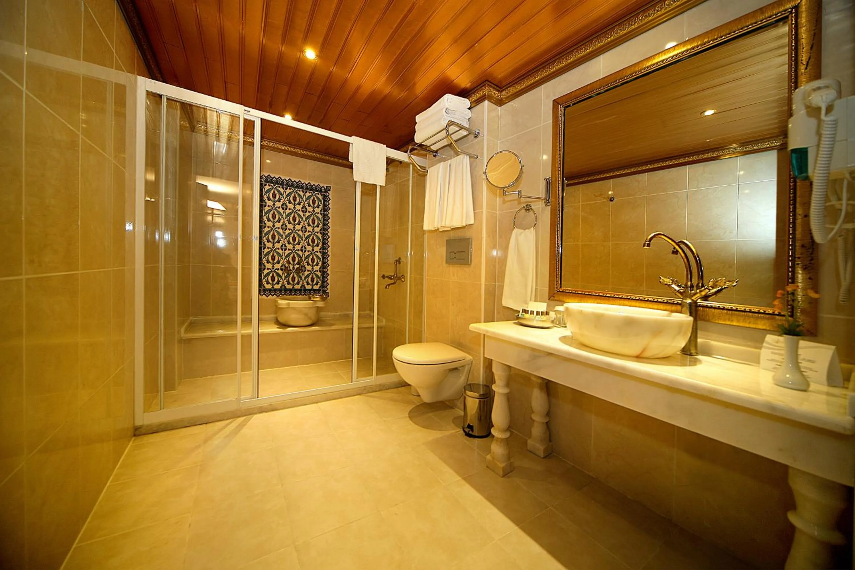 Bathroom in Marmara Deluxe Hotel