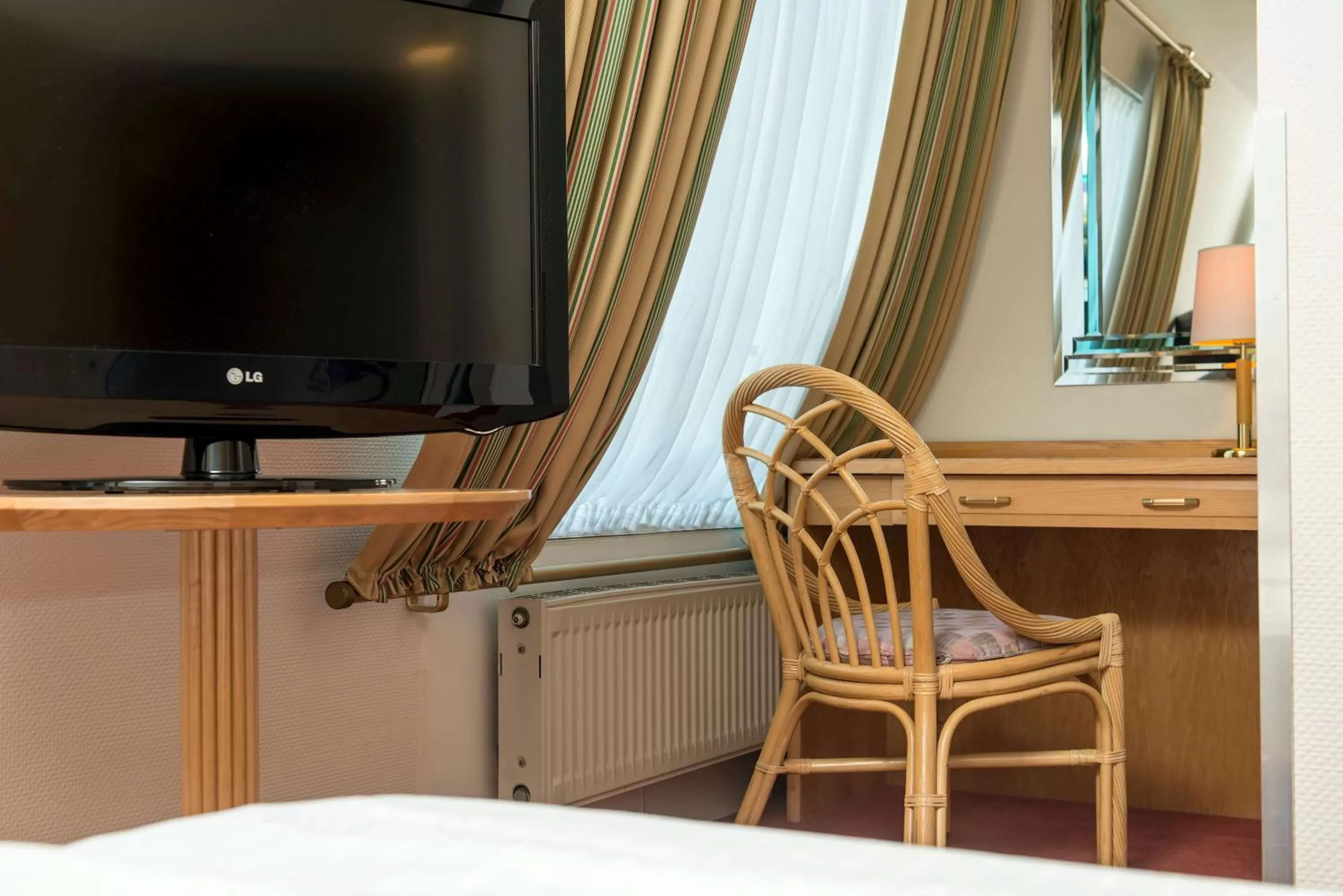 Photo of the whole room in TRYP by Wyndham Köln City Centre