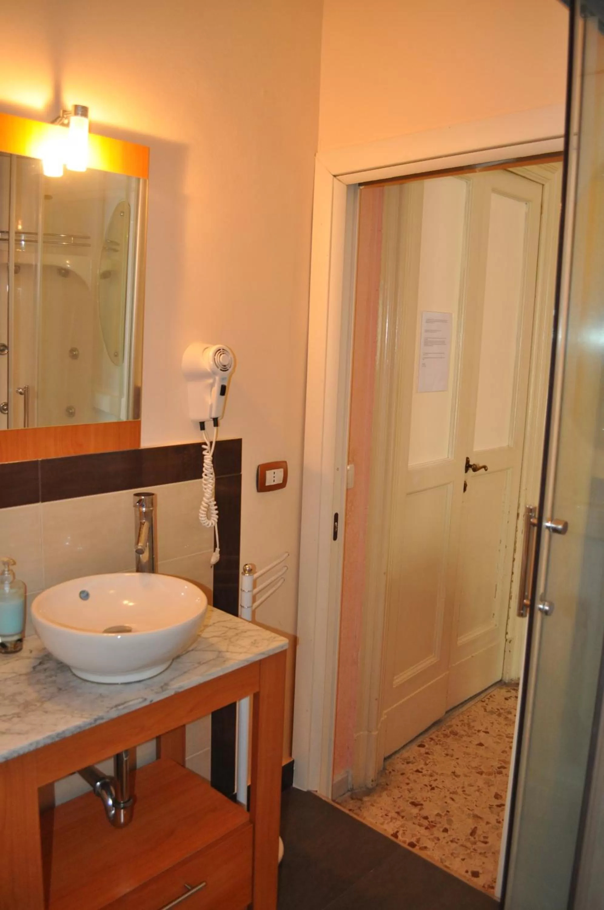 Bathroom in B&B Teatro Bellini