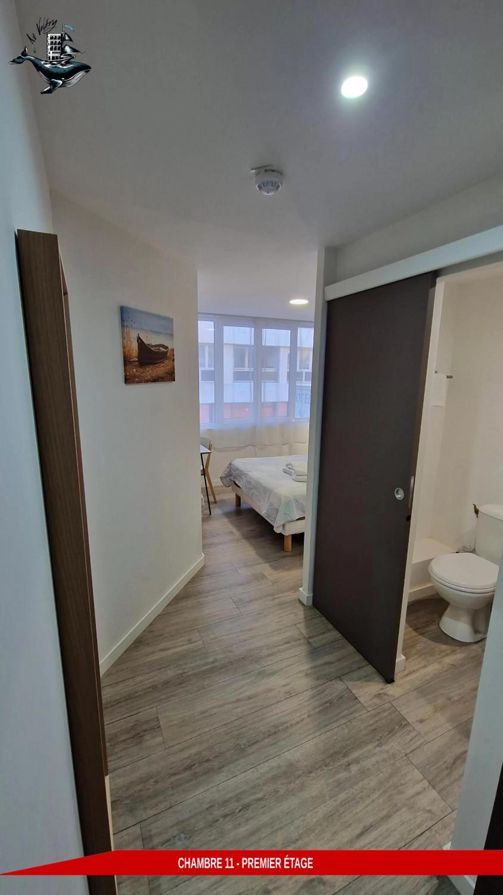 Toilet, Bed in Hôtel Au Valéry