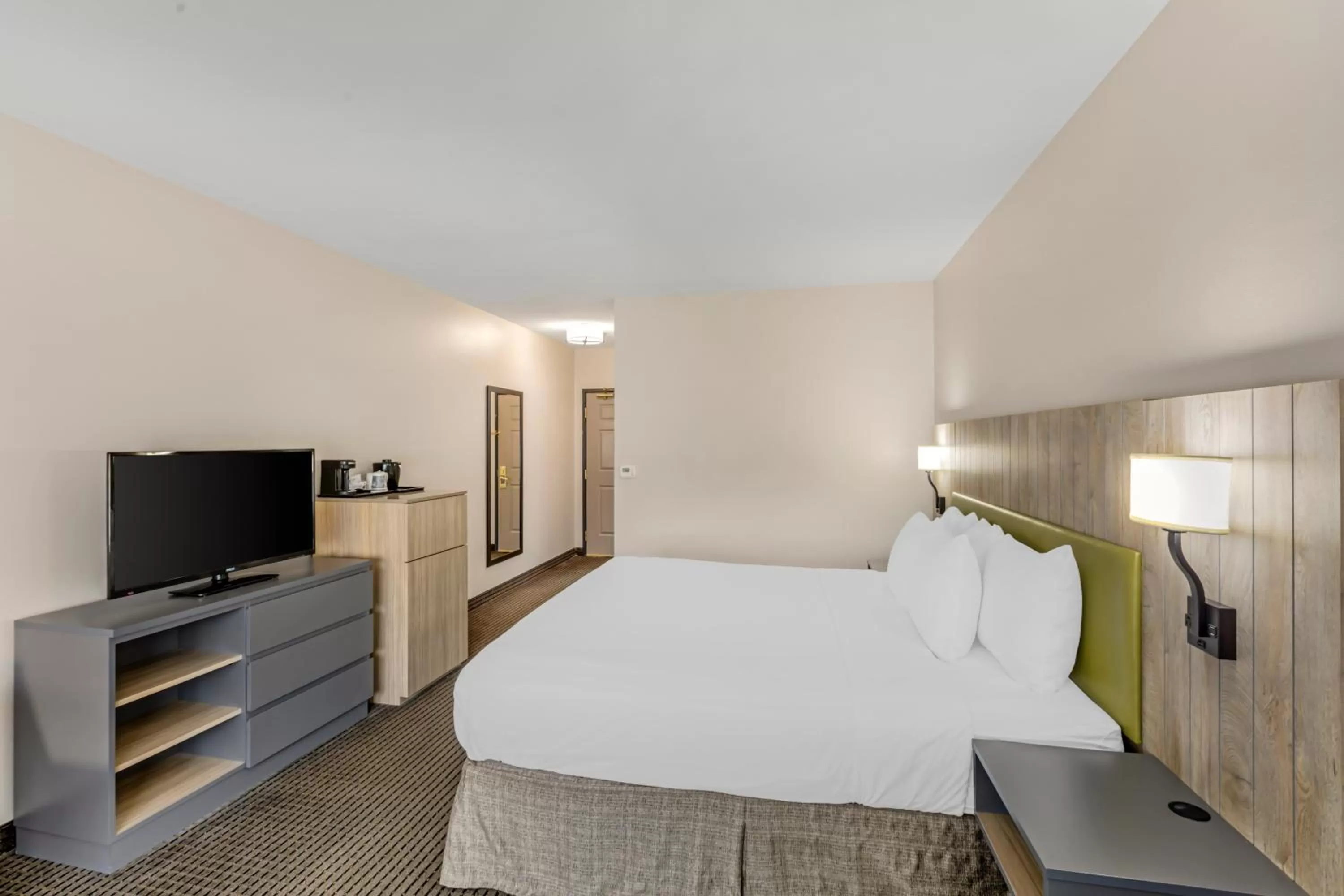 Photo of the whole room, Bed in Country Inn & Suites by Radisson, Elk Grove Village-Itasca