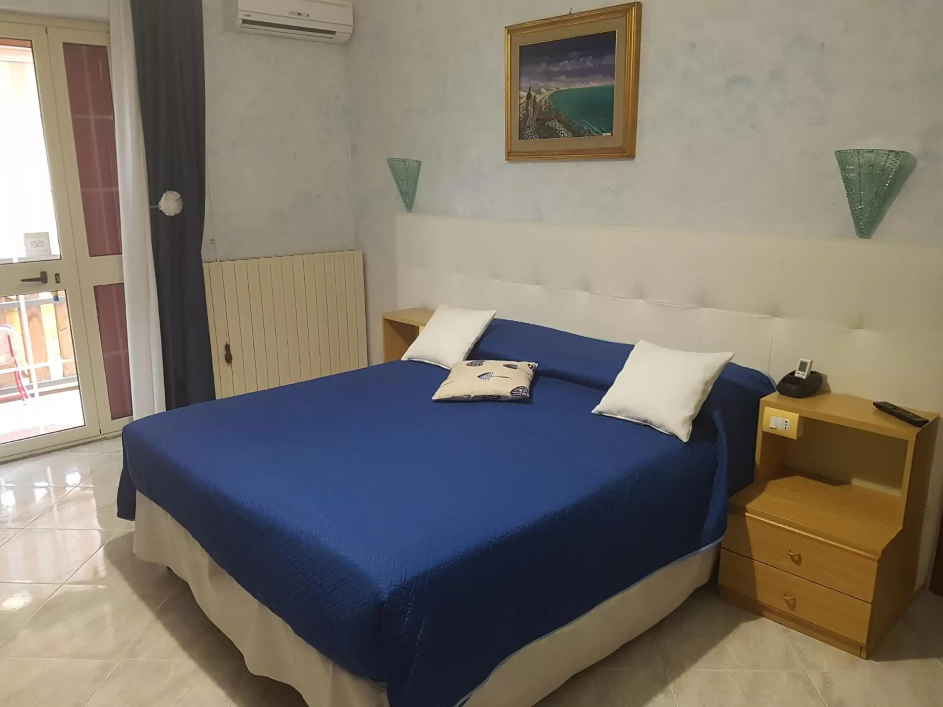 Triple Room - single occupancy in Il Laghetto Triple Room - single occupancy in Il Laghetto