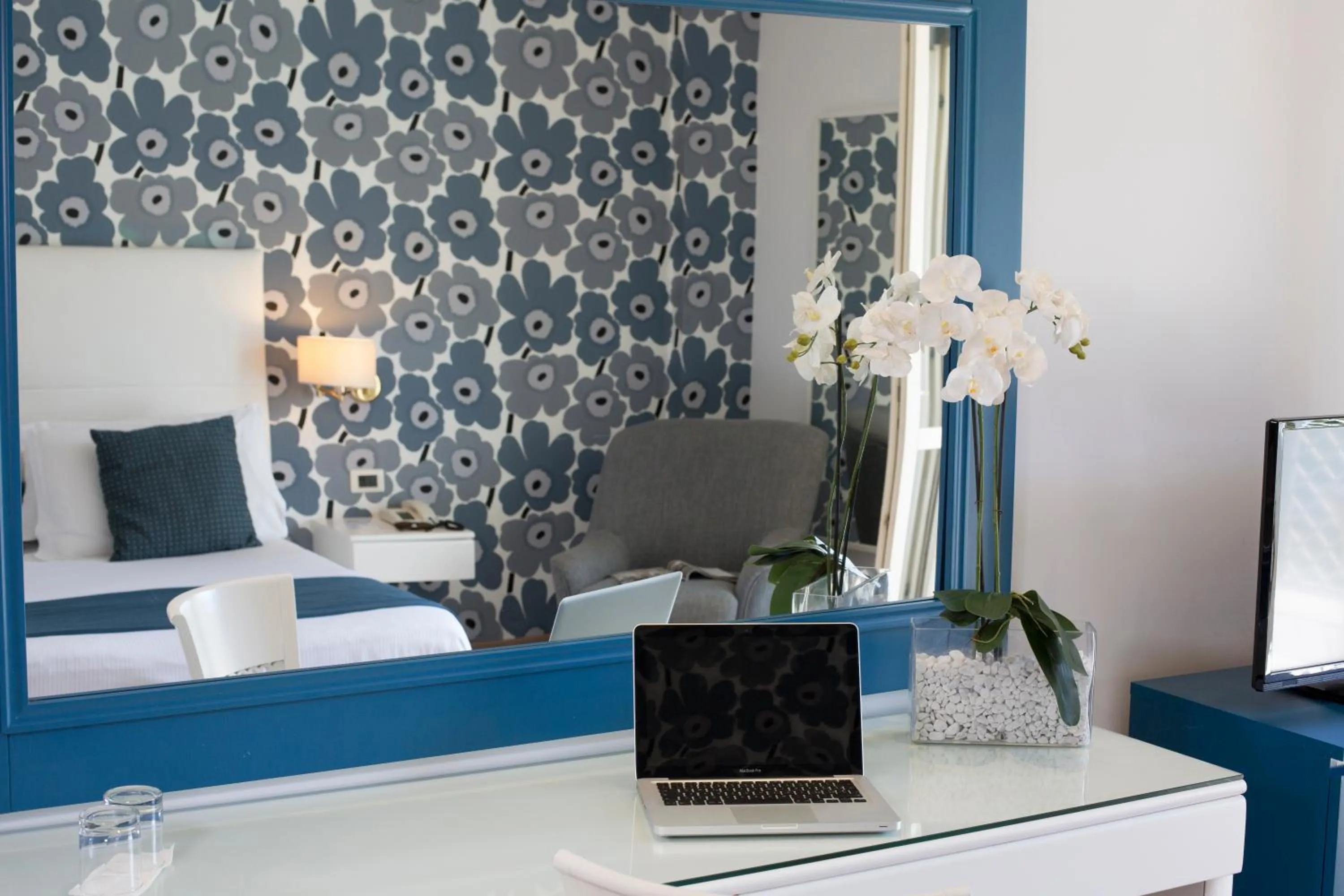 Bedroom, Bed in Atlantic Palace Hotel