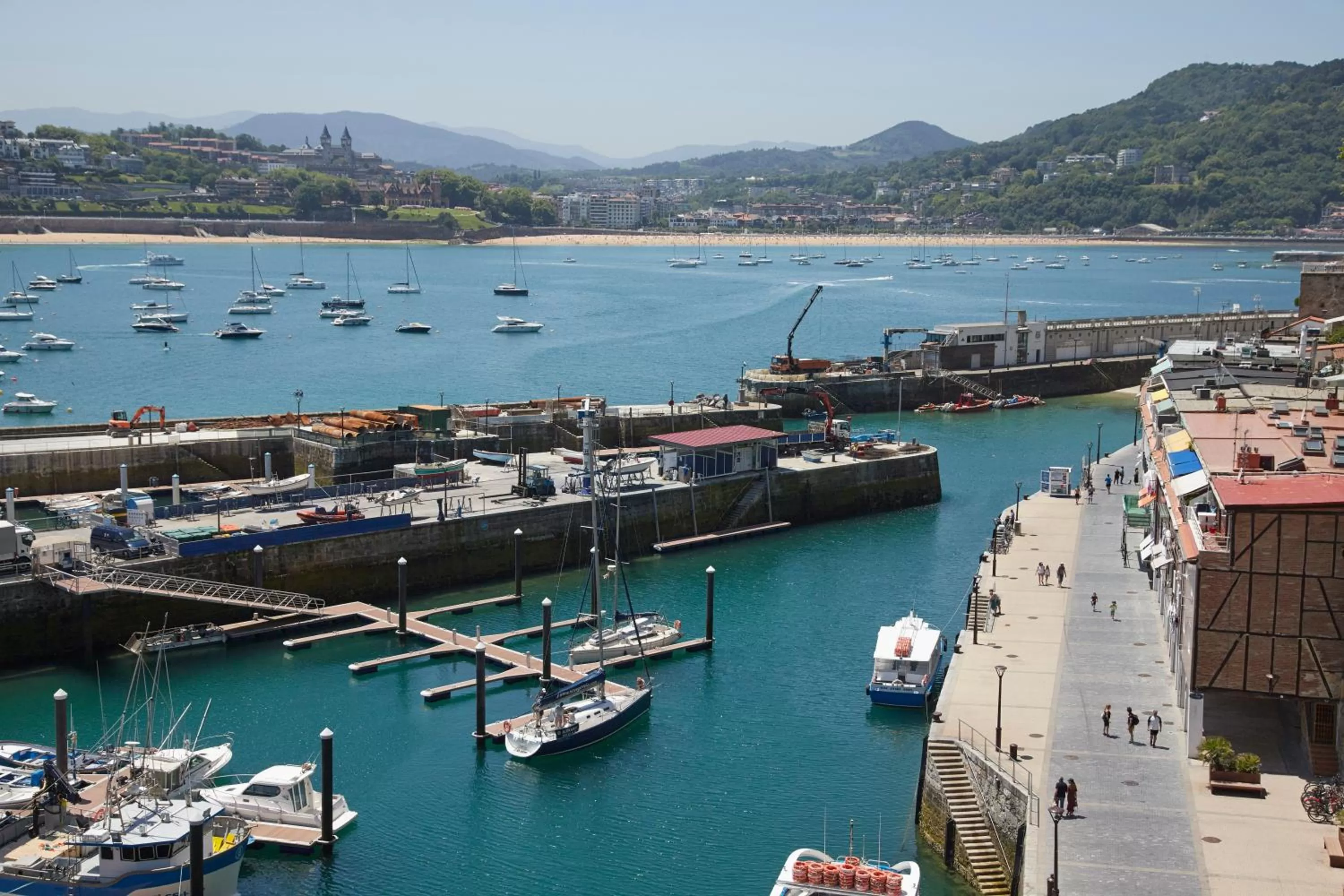 Neighbourhood in Hotel SANSEbay