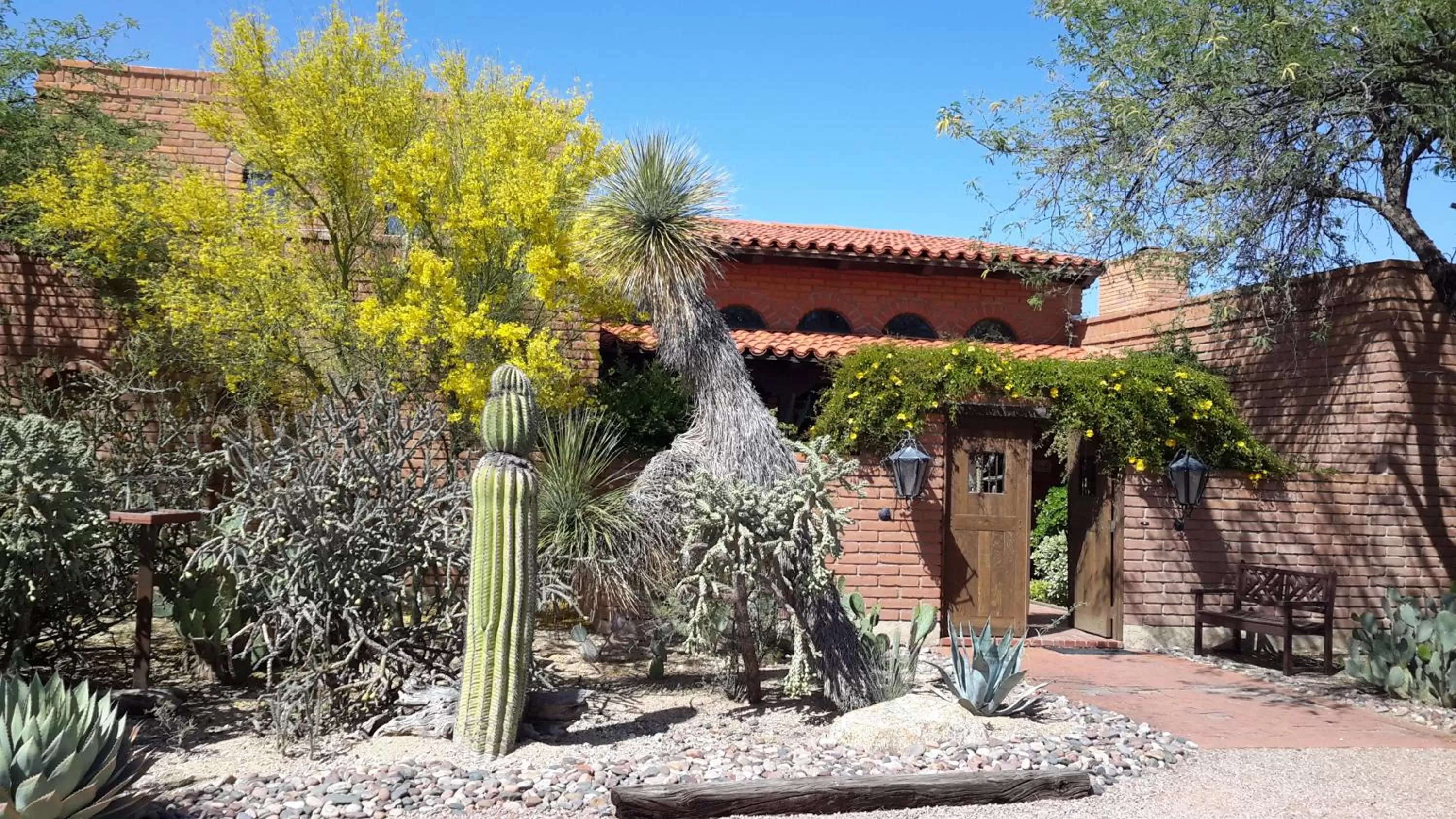 Facade/entrance, Property Building in Desert Trails Bed & Breakfast