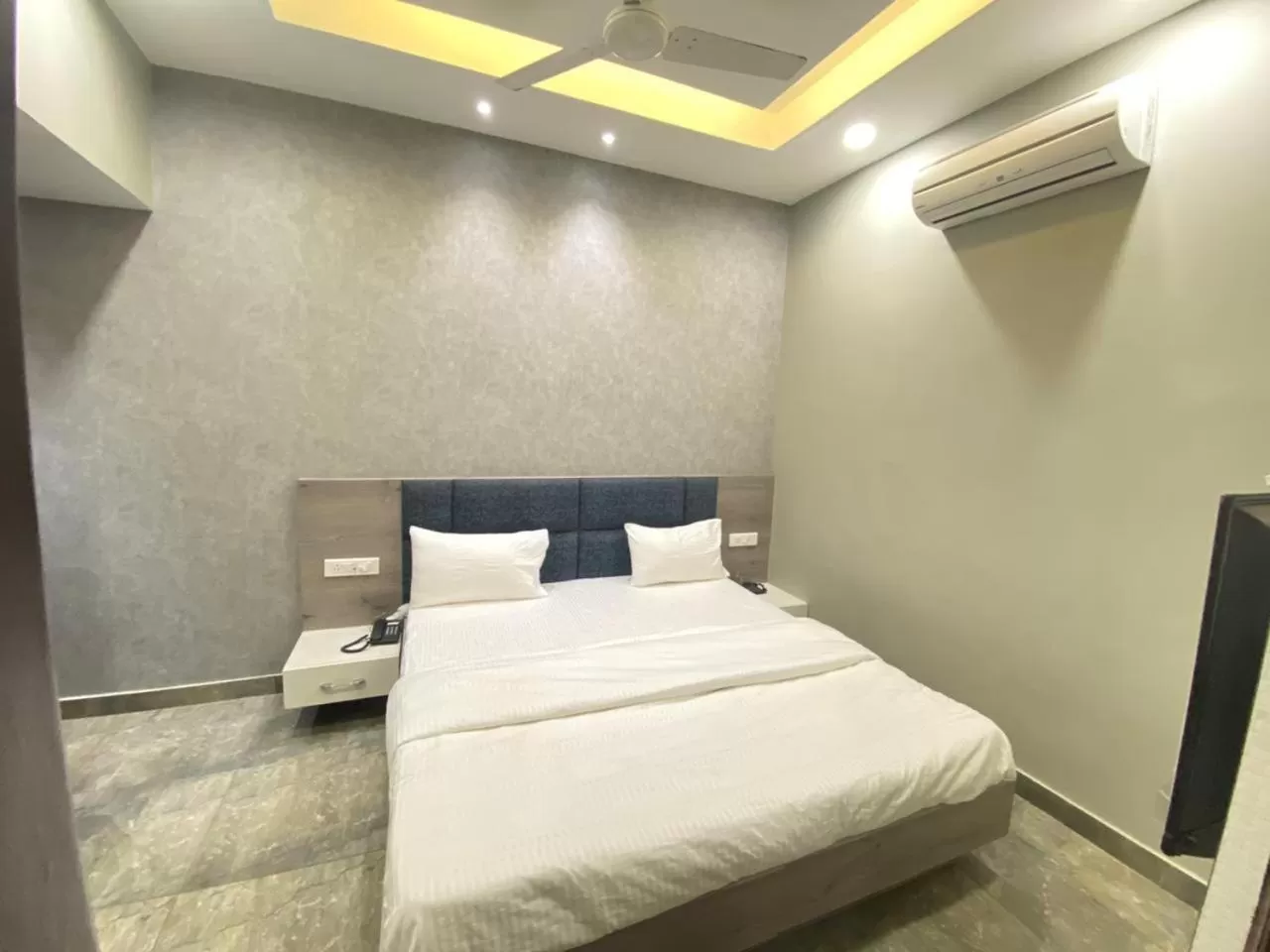 Bed in Hotel The Retro Regency