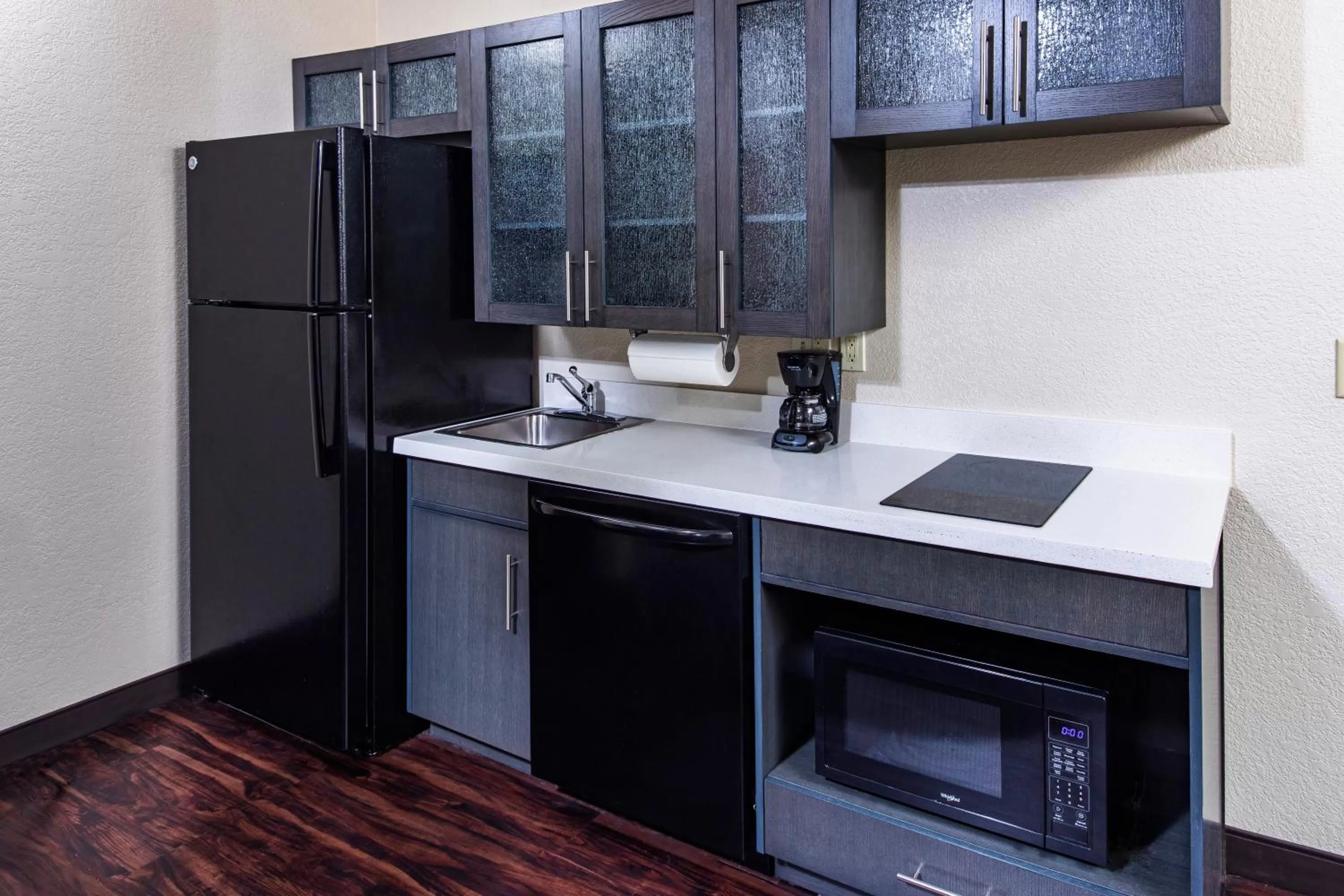 Kitchen or kitchenette in Candlewood Suites Appleton by IHG