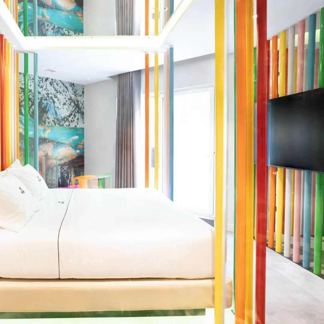 Communal lounge/ TV room, Bed in Hotel Avenue