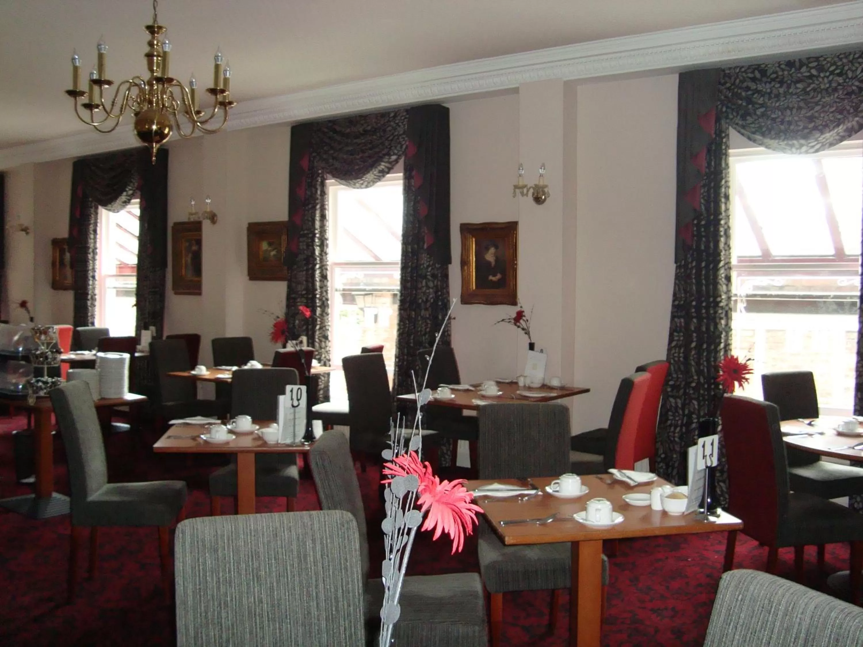 Restaurant/places to eat in The Minster Hotel