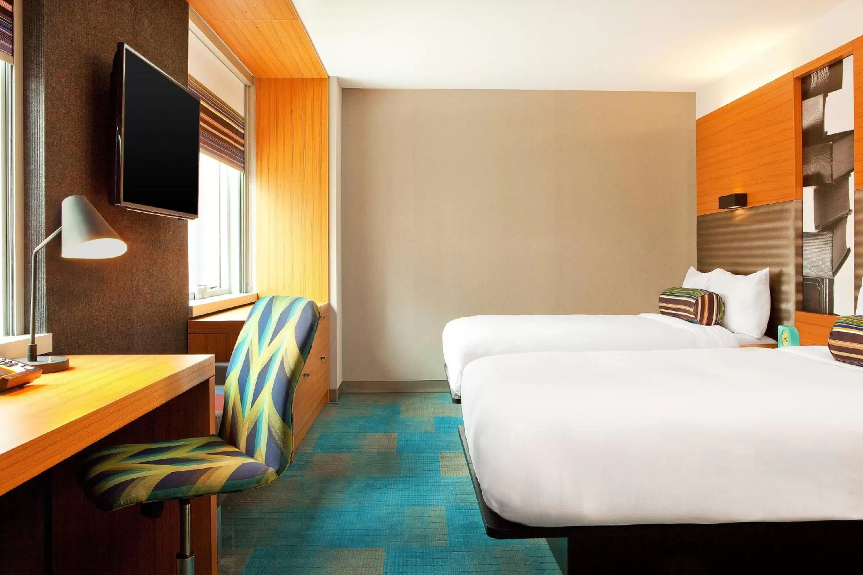 Traditional Queen Room with Two Queen Beds and Roll-in Shower - Mobility and Hearing Accessible in Aloft Chicago Downtown River North