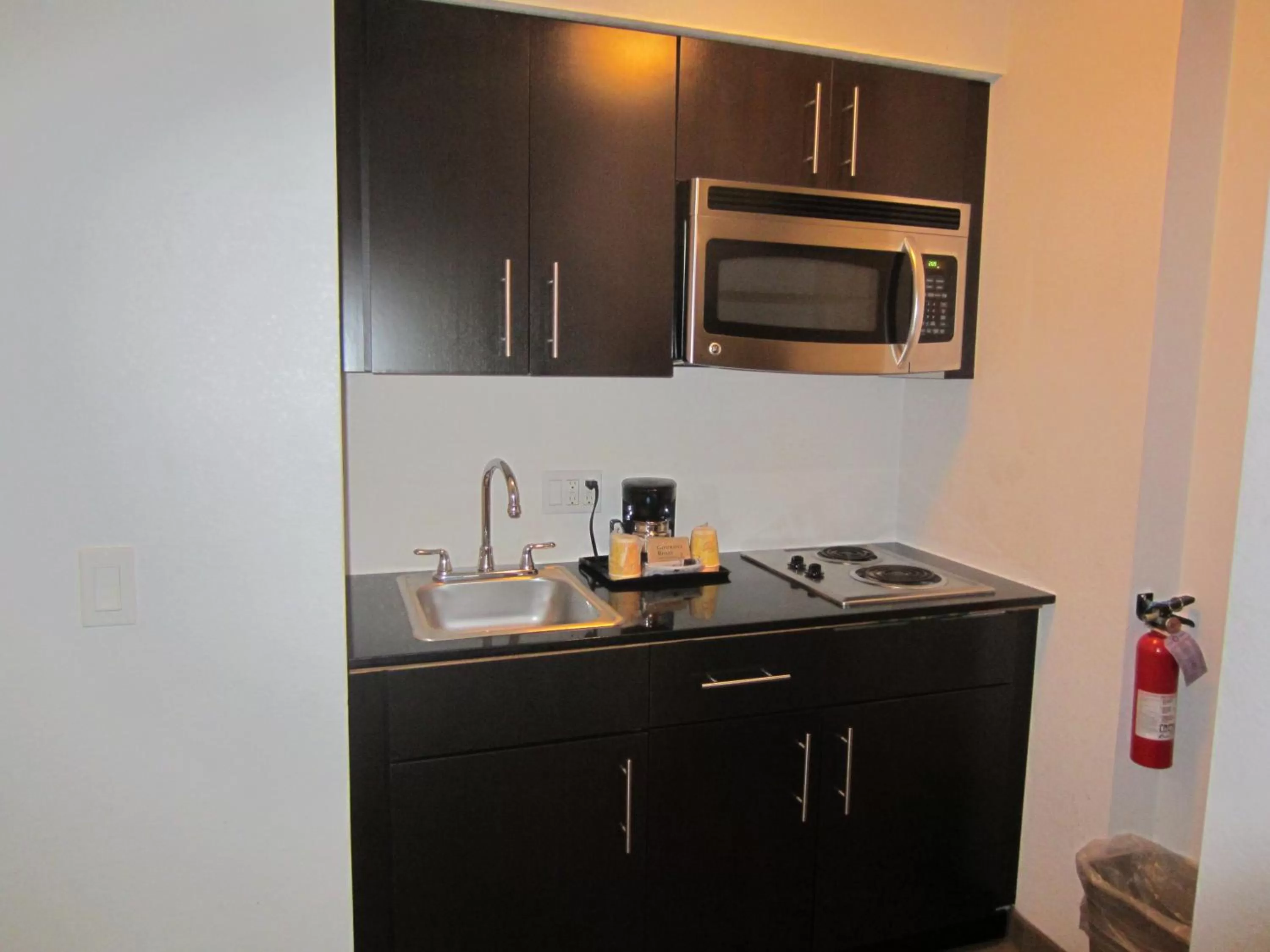Kitchen or kitchenette in Studio 6-Concord, CA