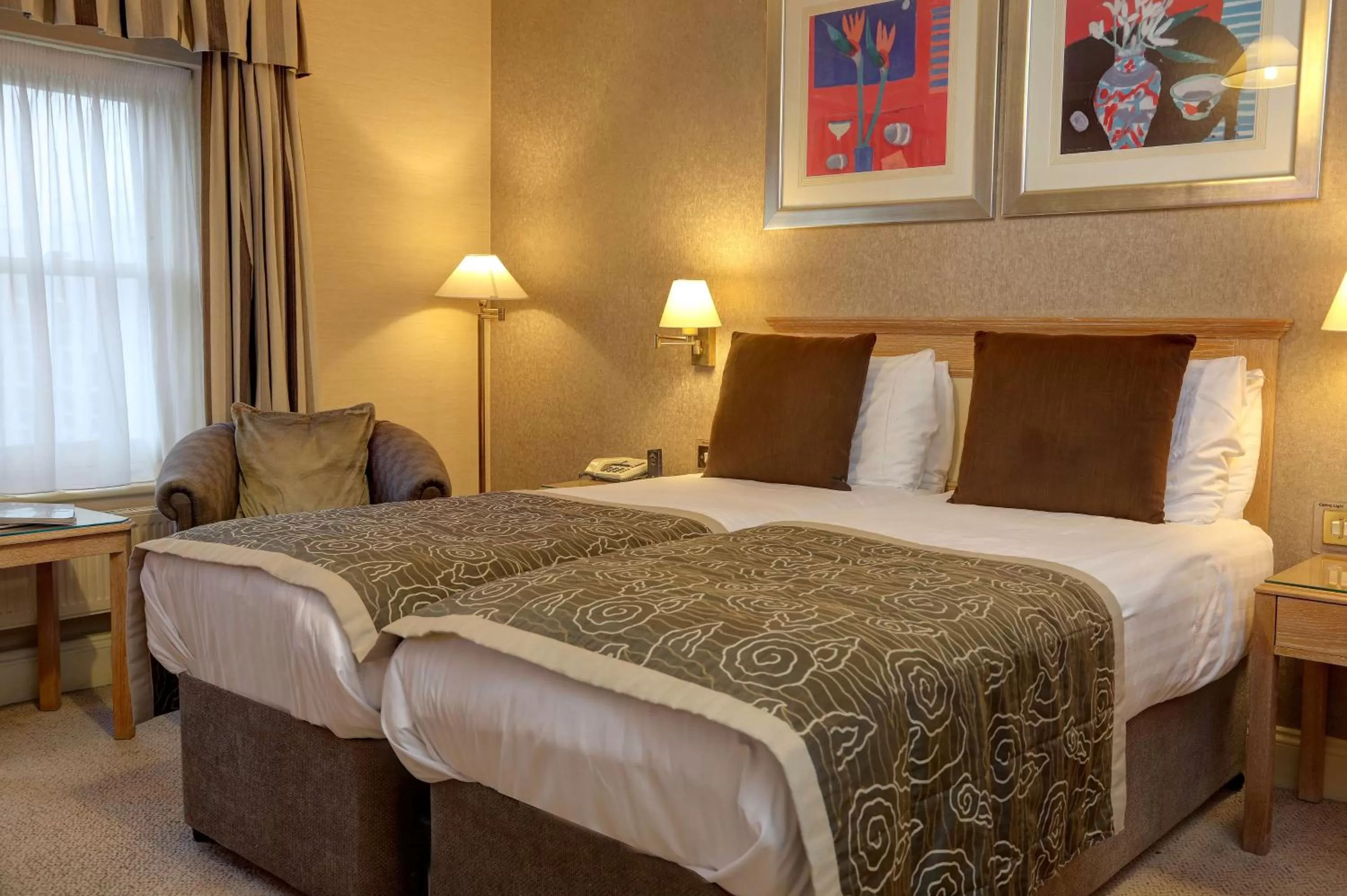 Photo of the whole room, Bed in Norfolk Royale Hotel