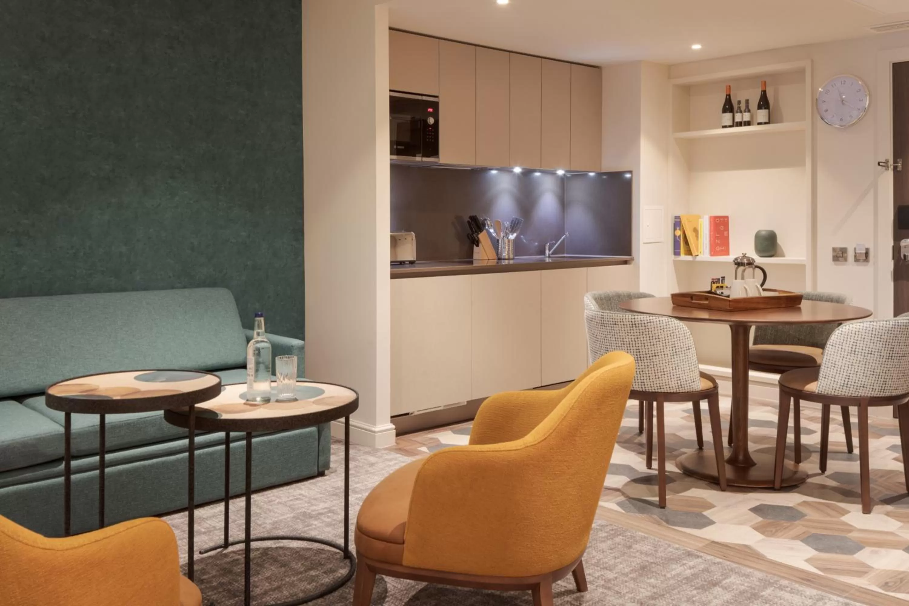 TV and multimedia in Staybridge Suites London Heathrow - Bath Road, an IHG Aparthotel