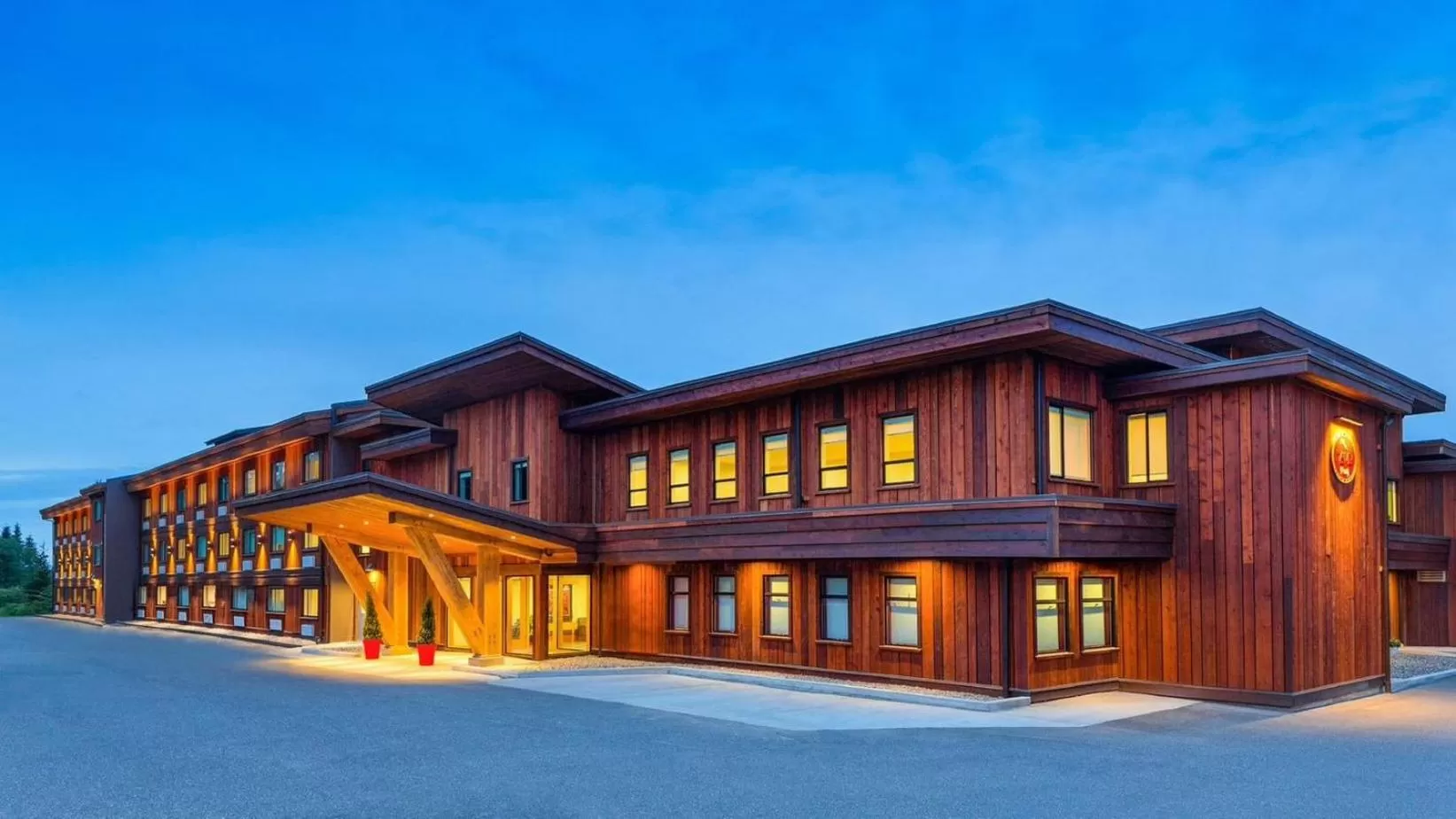 Property building in Kwa'lilas Hotel