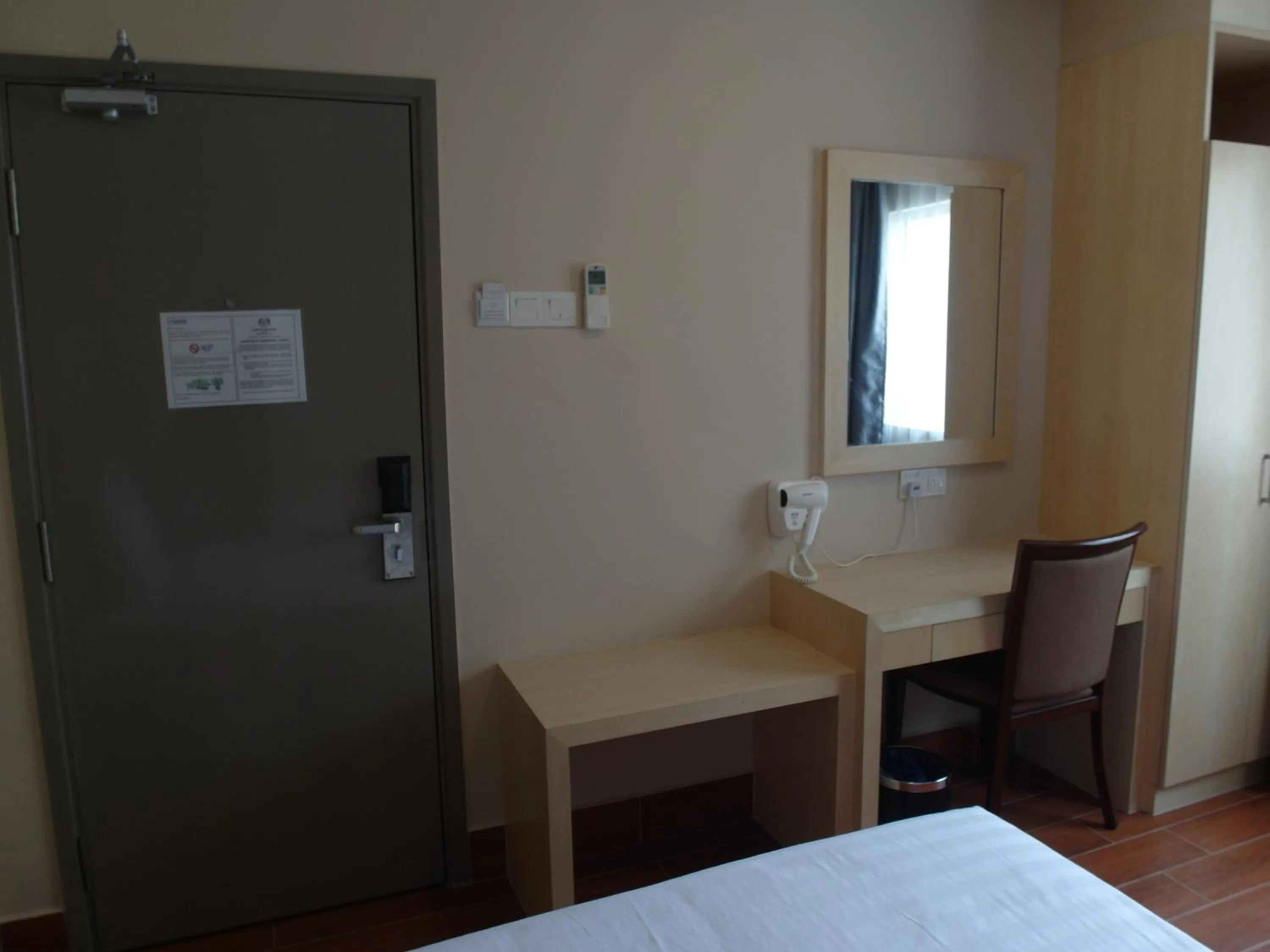 Photo of the whole room, Bed in Metro Hotel @ KL Sentral