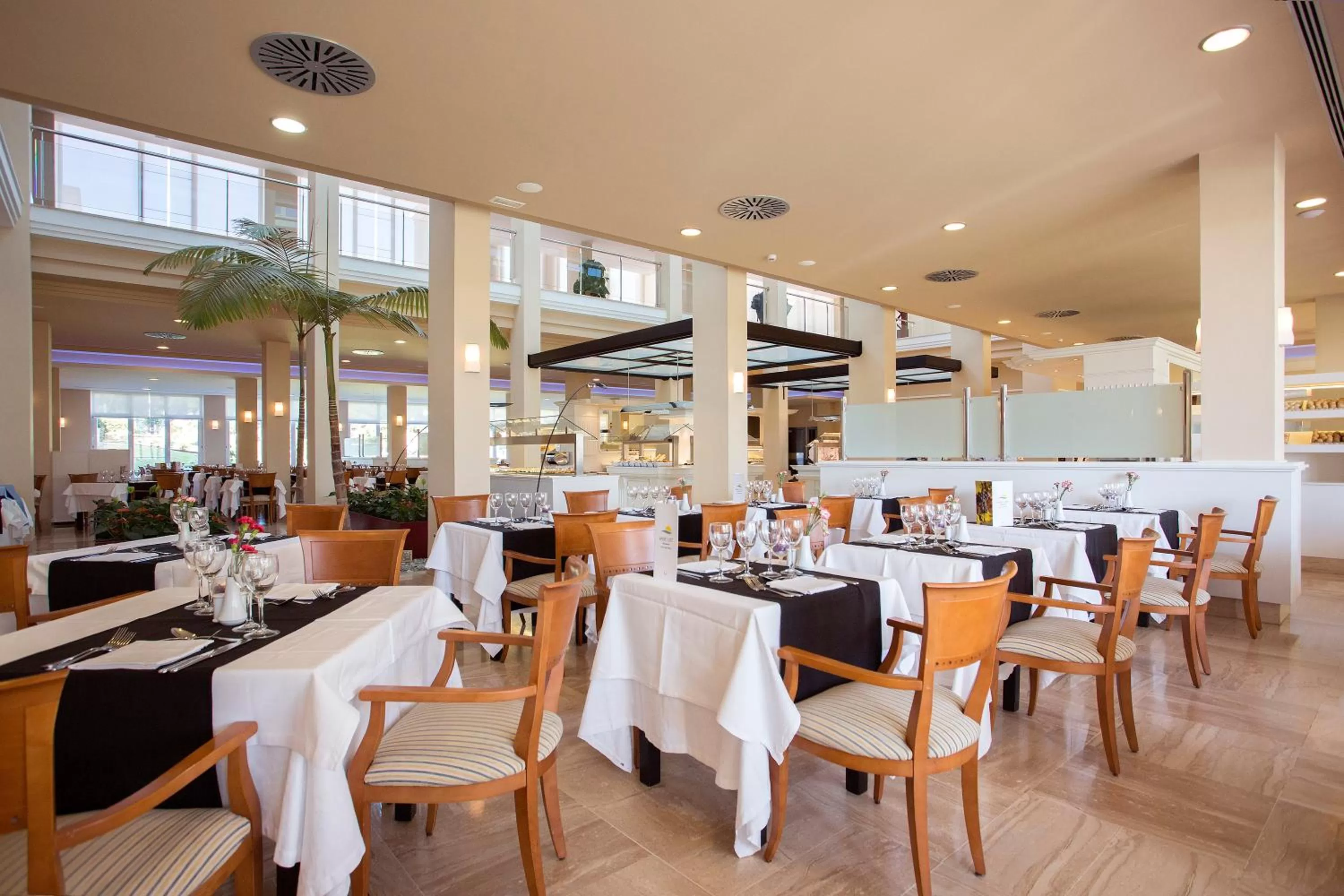 Restaurant/places to eat in Hipotels Playa La Barrosa - Adults Only