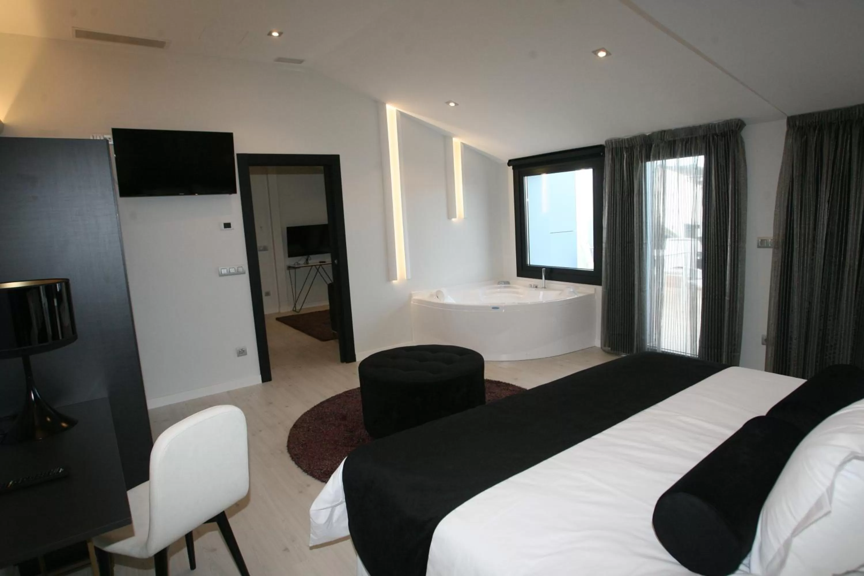 Photo of the whole room, Bed in Hotel Cardenal