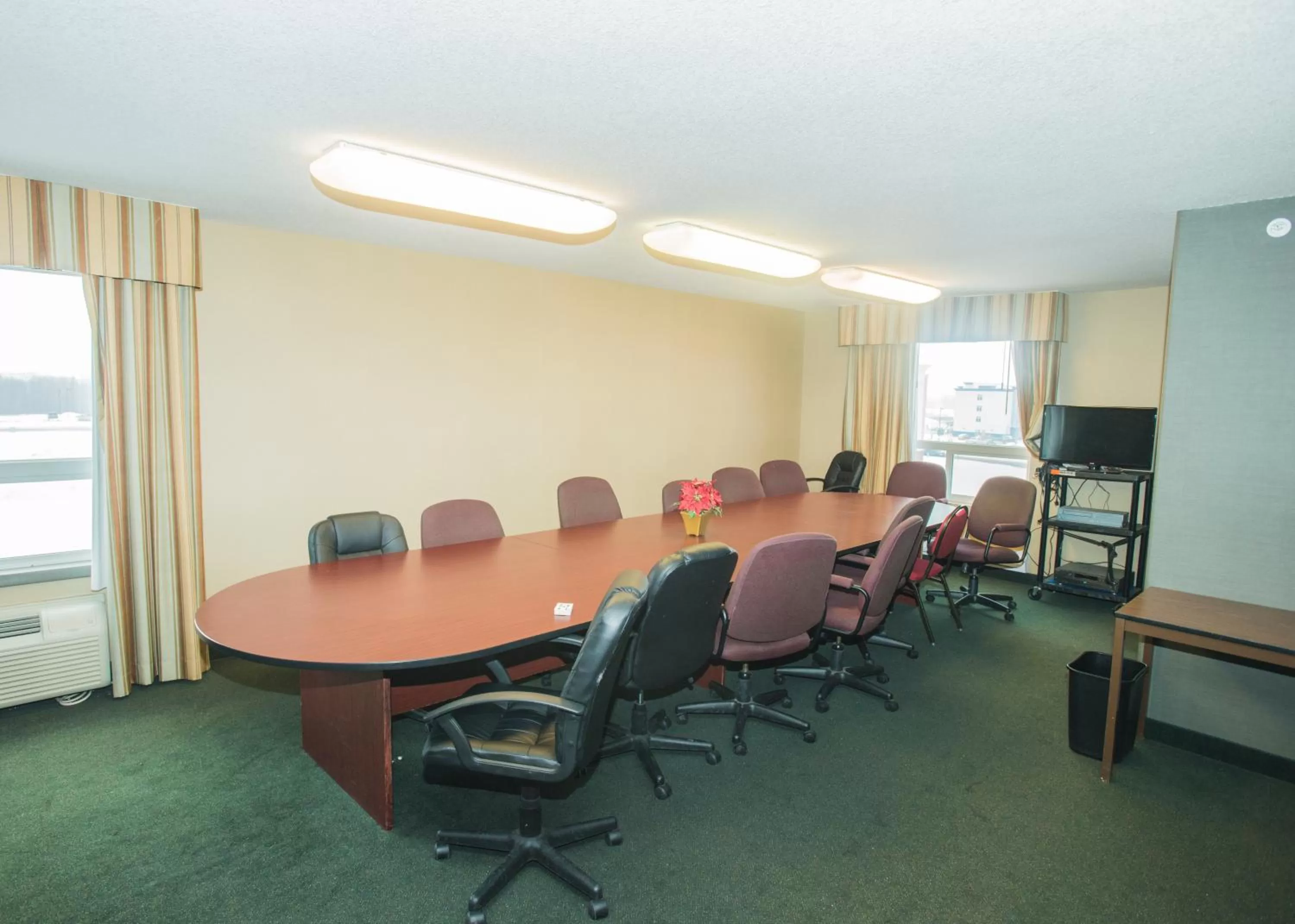 Lakeview Inns & Suites - Fort Saskatchewan