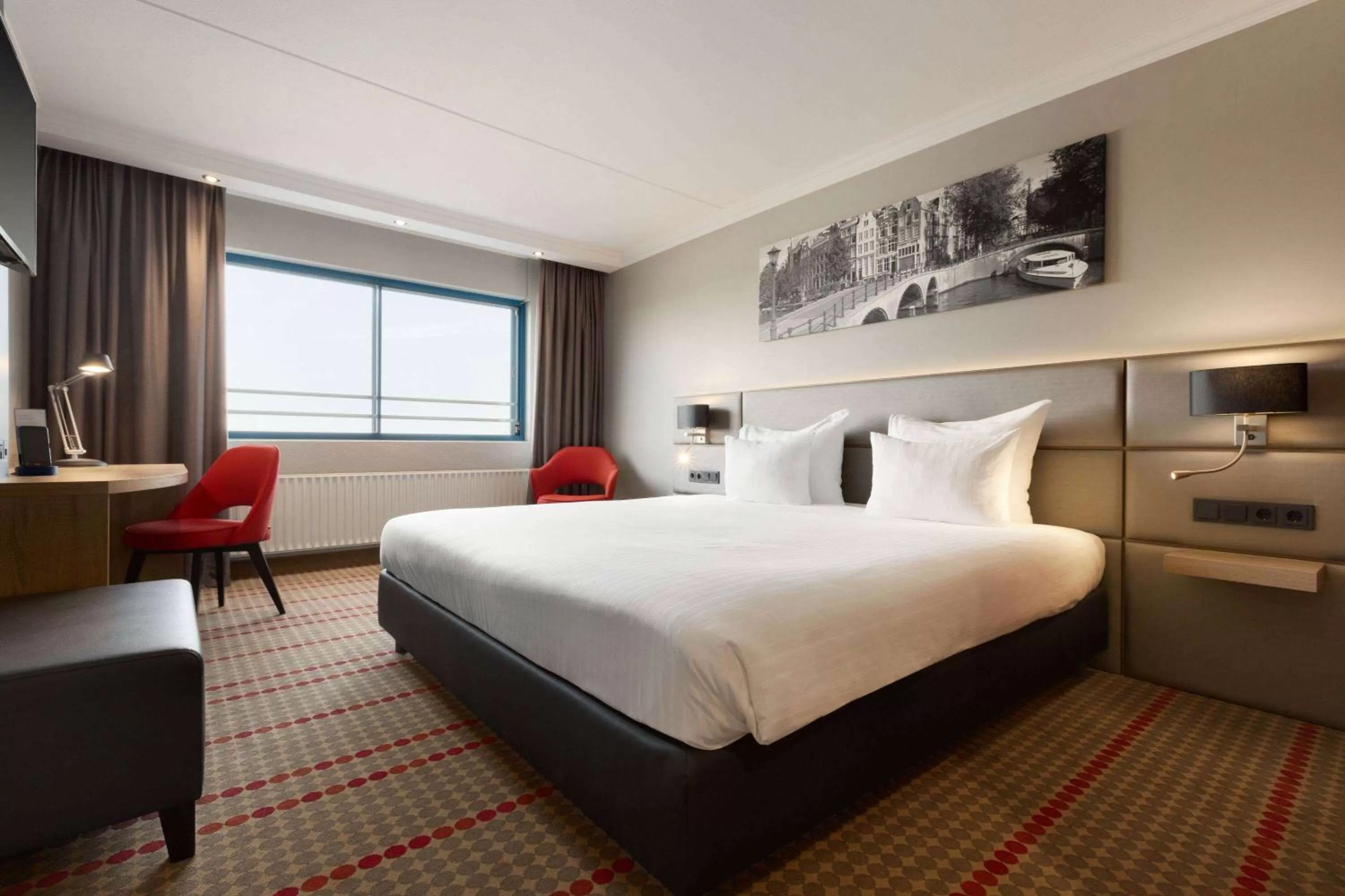 Bed in Ramada by Wyndham Amsterdam Airport Schiphol