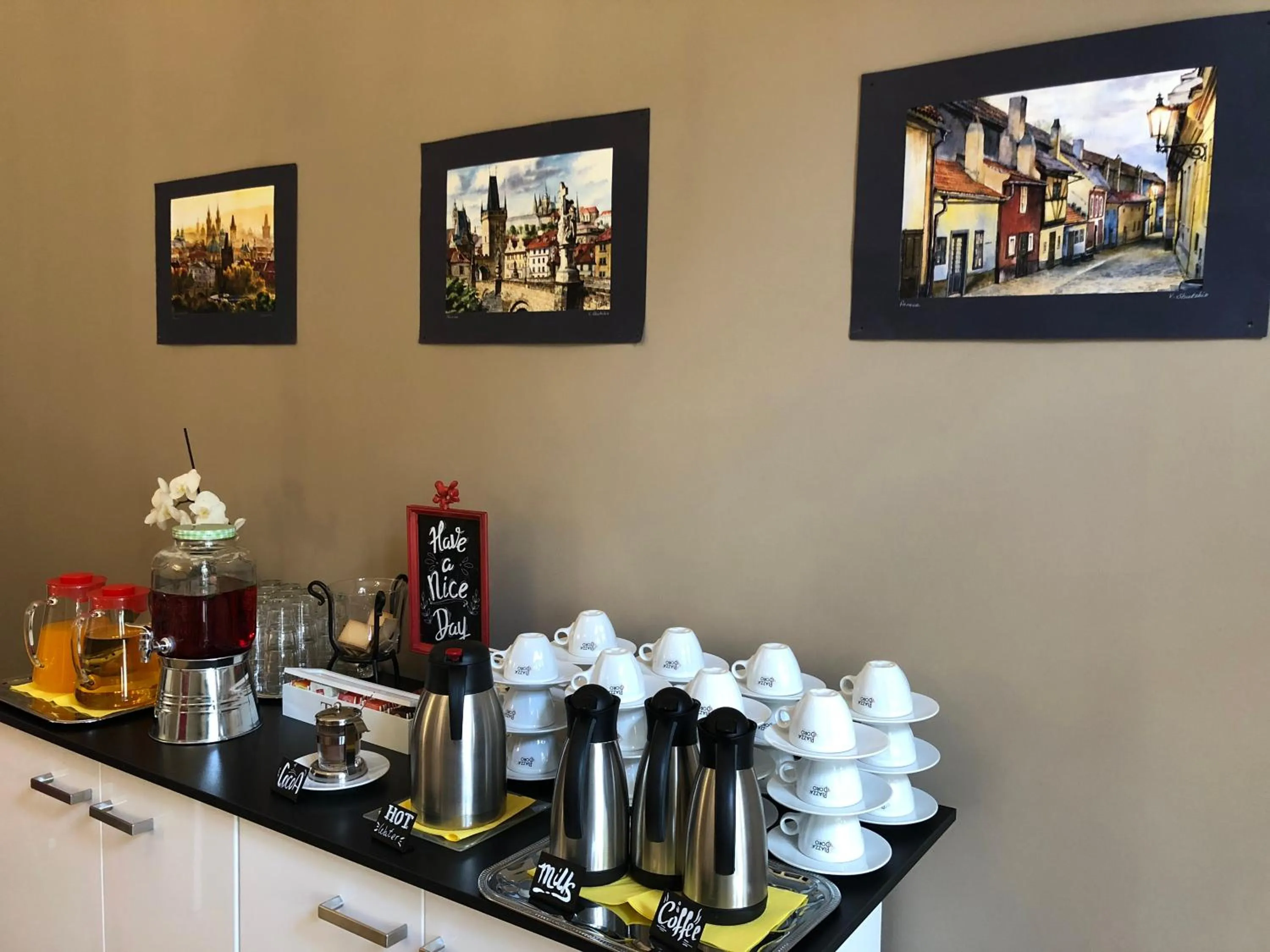 Food and drinks in Royal Road Residence