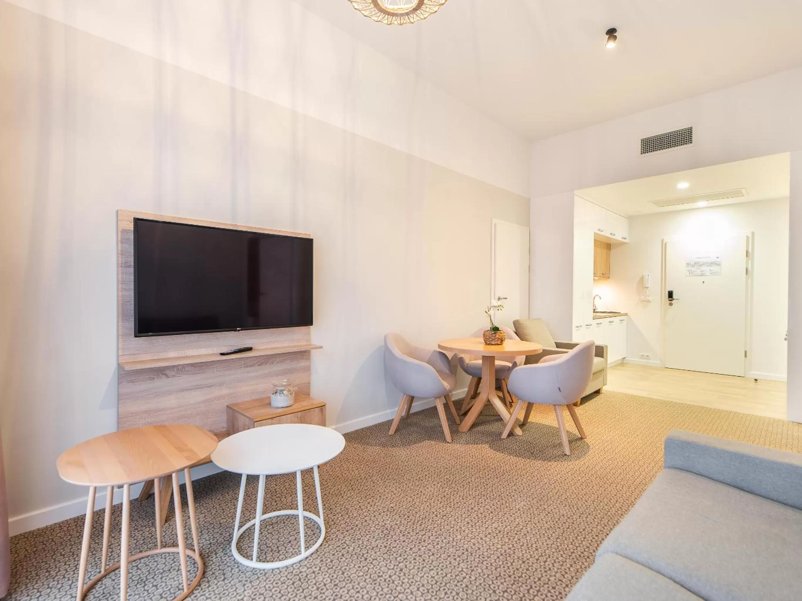 TV and multimedia in Molo Park Aparthotel