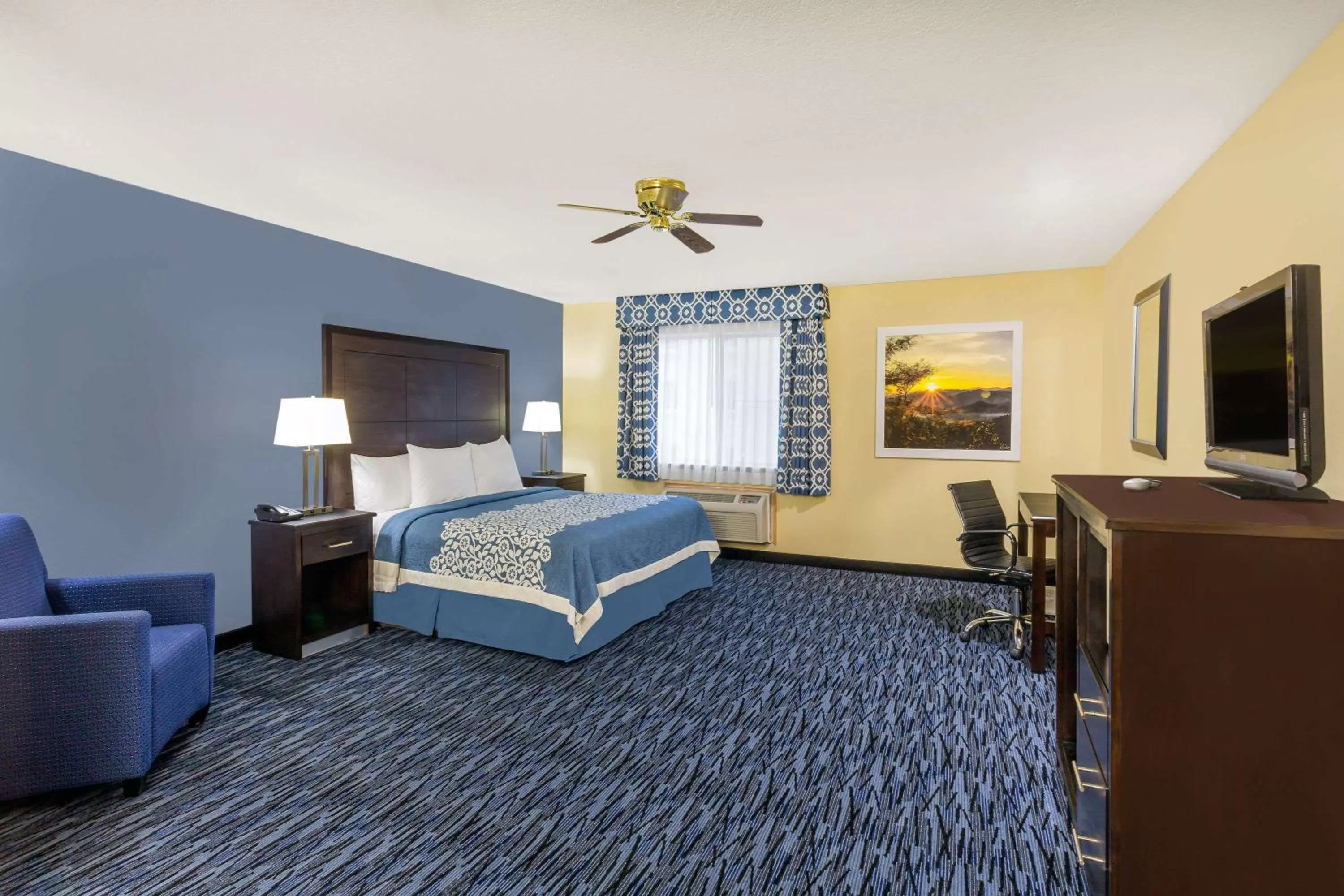 Photo of the whole room, Bed in Days Inn by Wyndham Moab