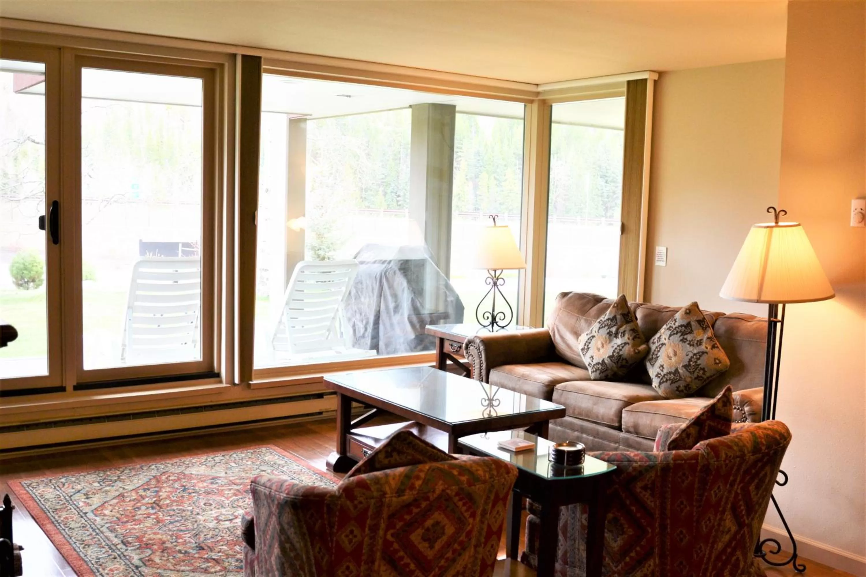 Living room in Simba Run Vail Condominiums