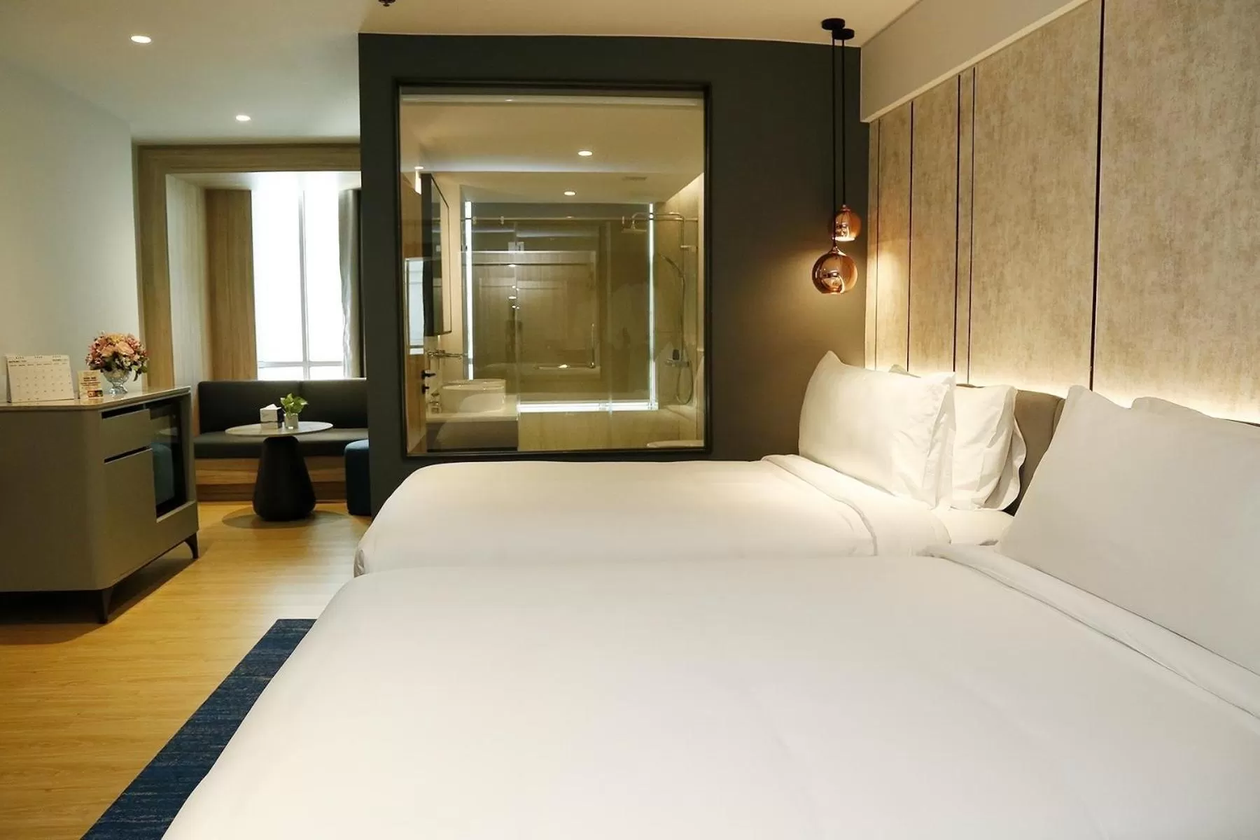 Bedroom, Bed in Miracle Grand Convention Hotel