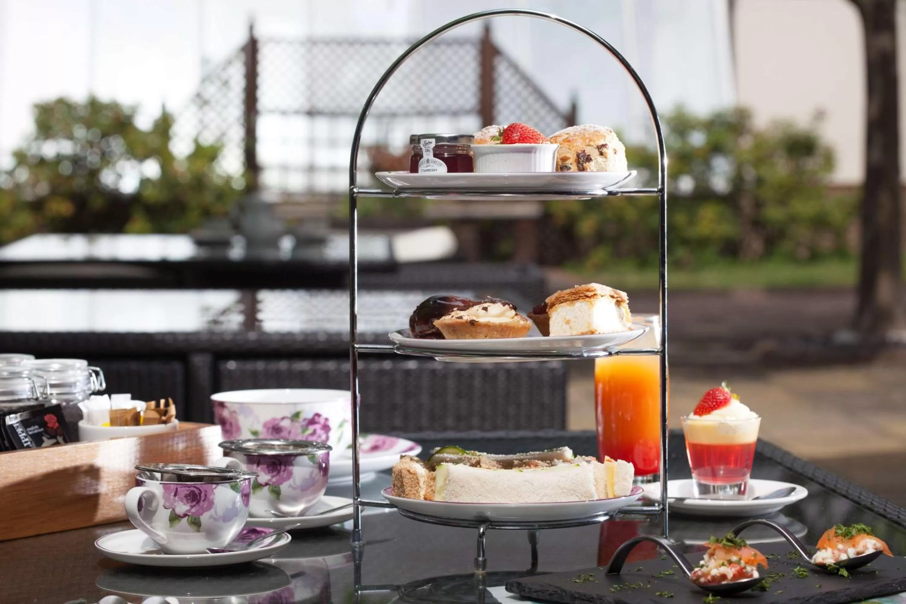 Restaurant/places to eat, Breakfast in Marks Tey Hotel Colchester