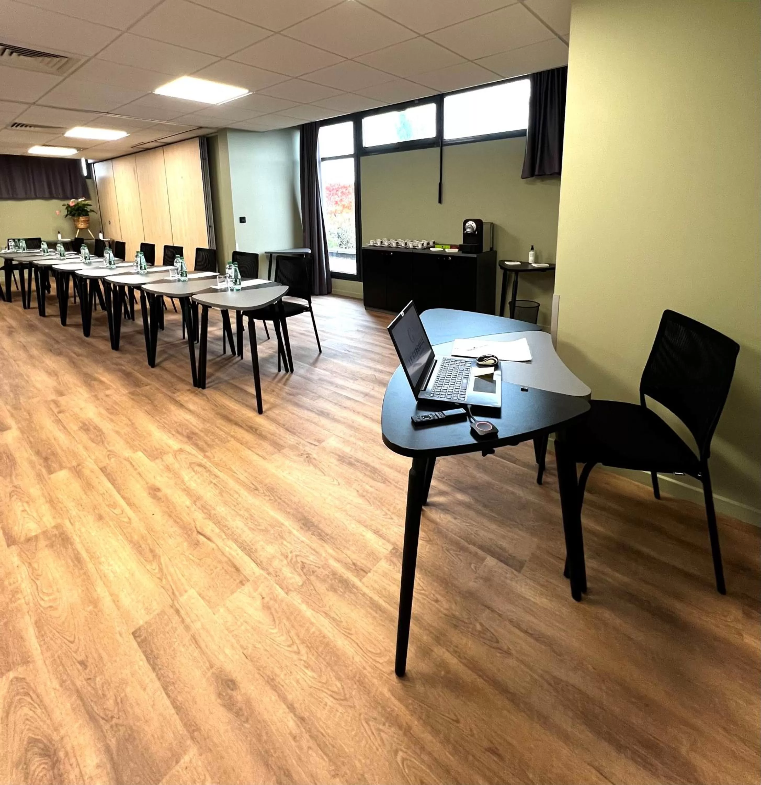 Meeting/conference room in Best Western Plus Hôtel Gergovie