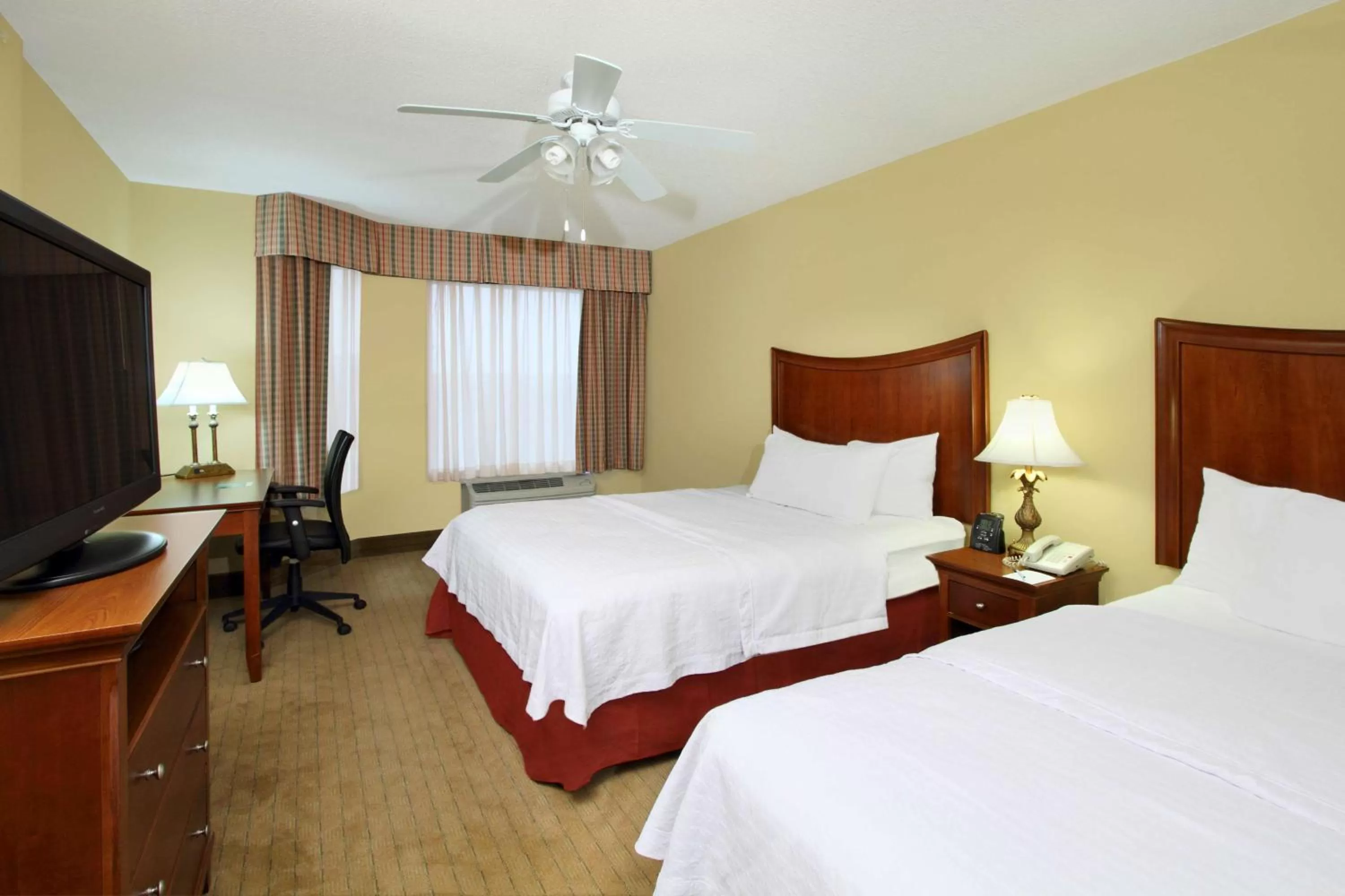 One-Bedroom Queen Suite in Homewood Suites by Hilton Chesapeake - Greenbrier