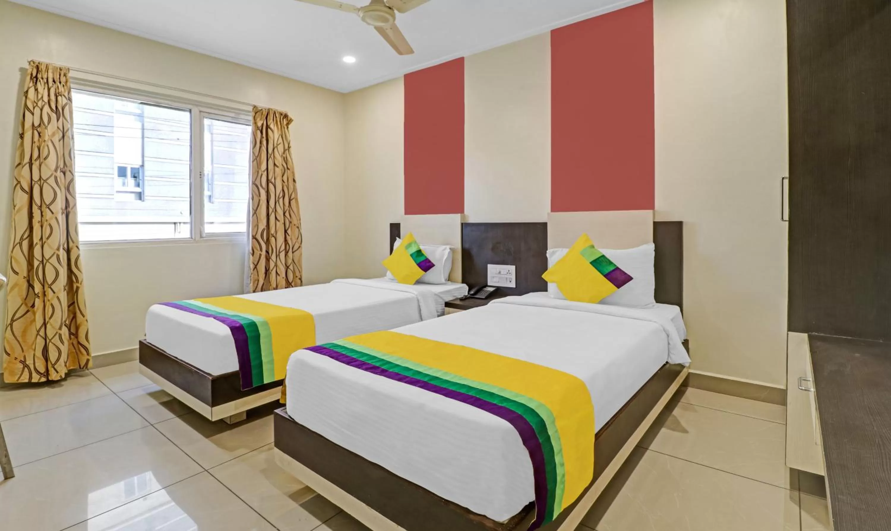 Bed in Itsy By Treebo - G Square