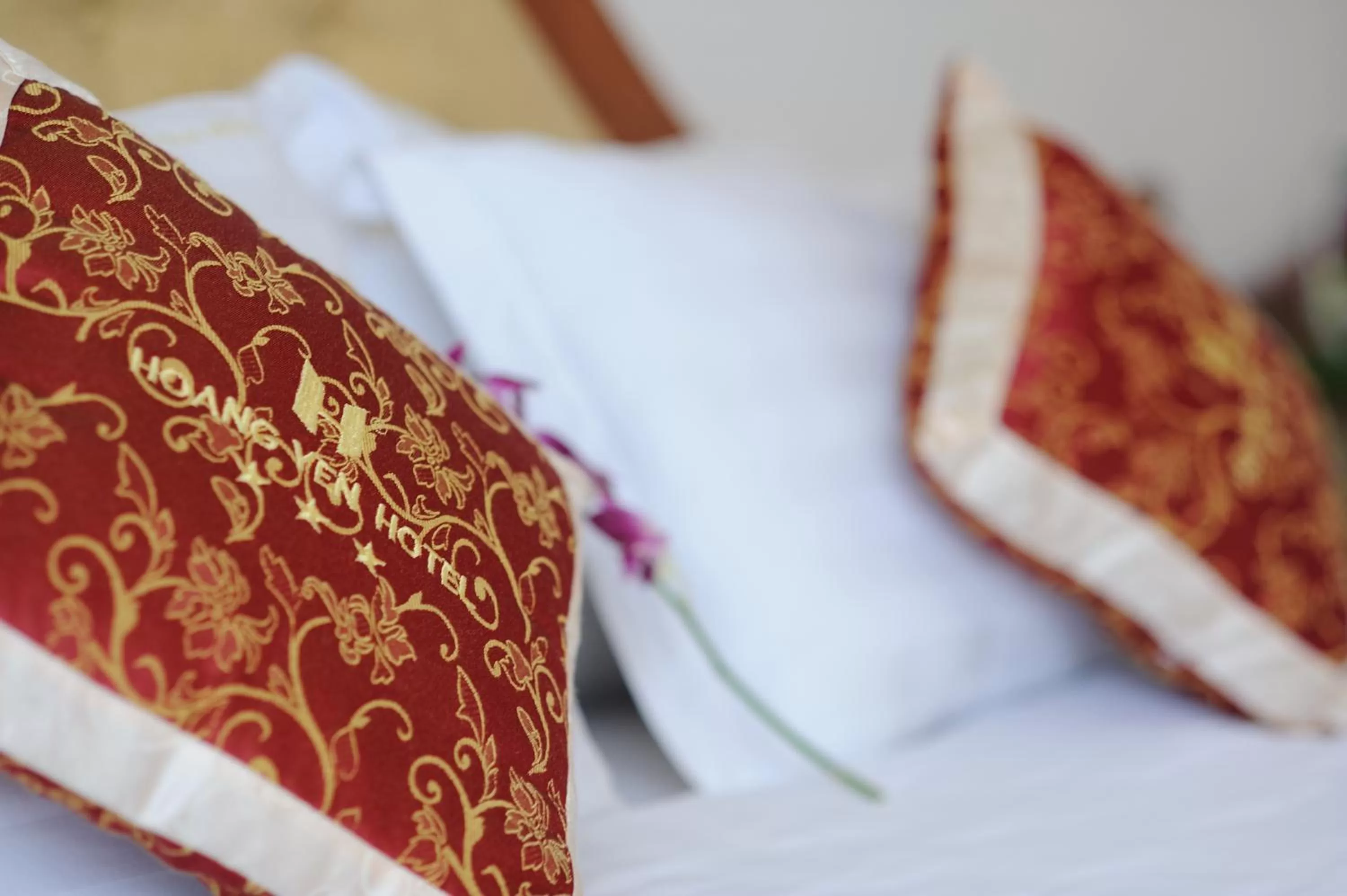 Photo of the whole room, Bed in Hoang Yen Hotel