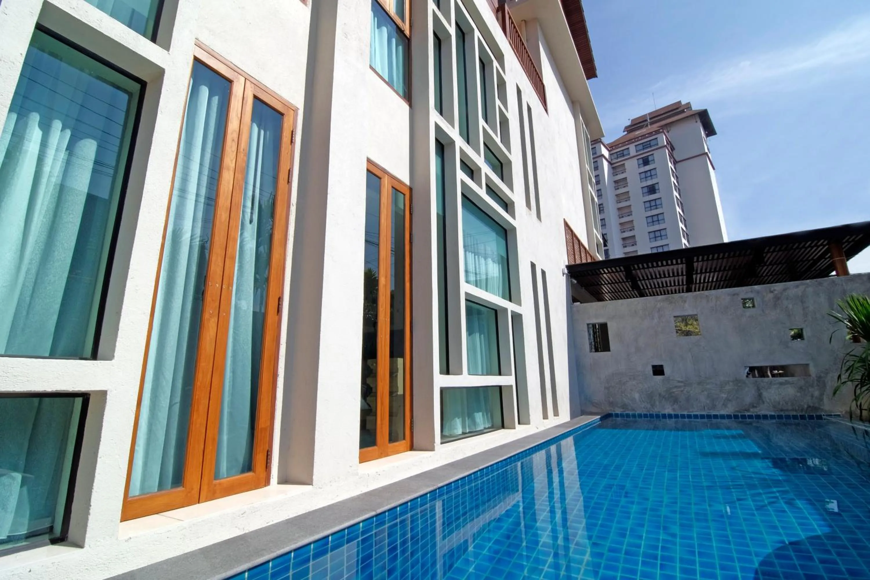 Swimming pool in Tapae Gate Villa