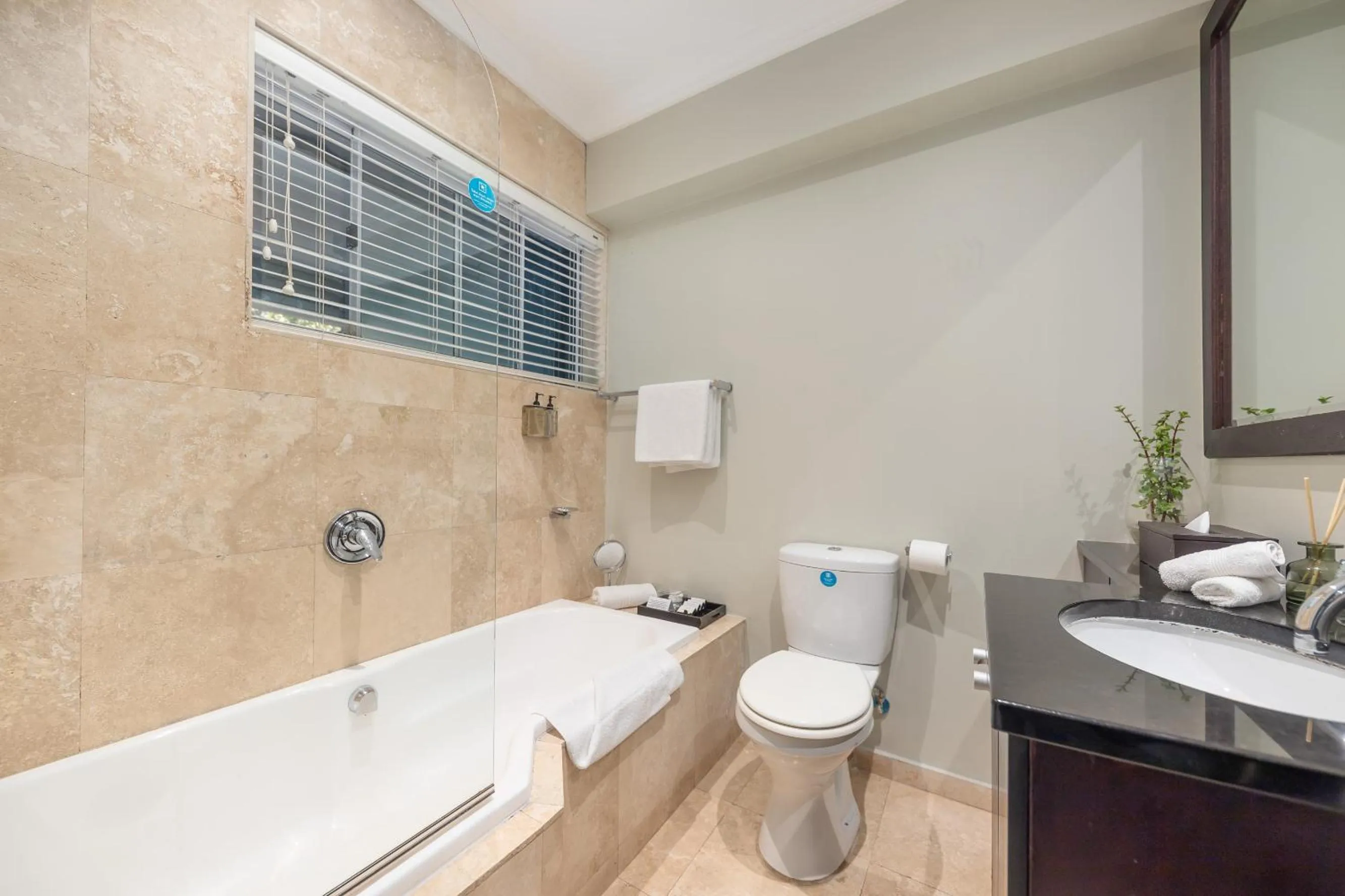 Shower in O on Kloof Boutique Hotel & Spa