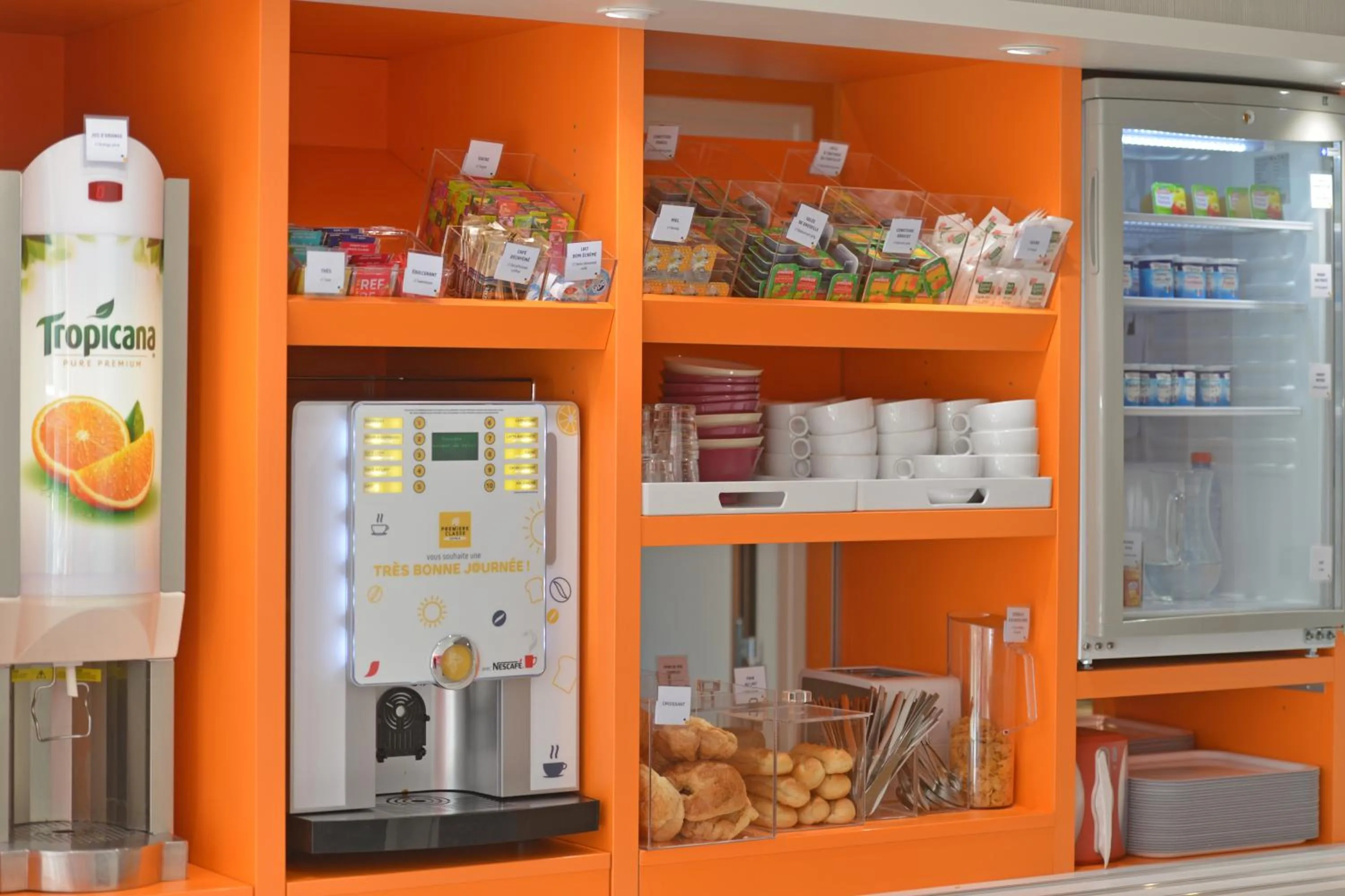 Restaurant/places to eat in Premiere Classe Reims Nord - Bétheny