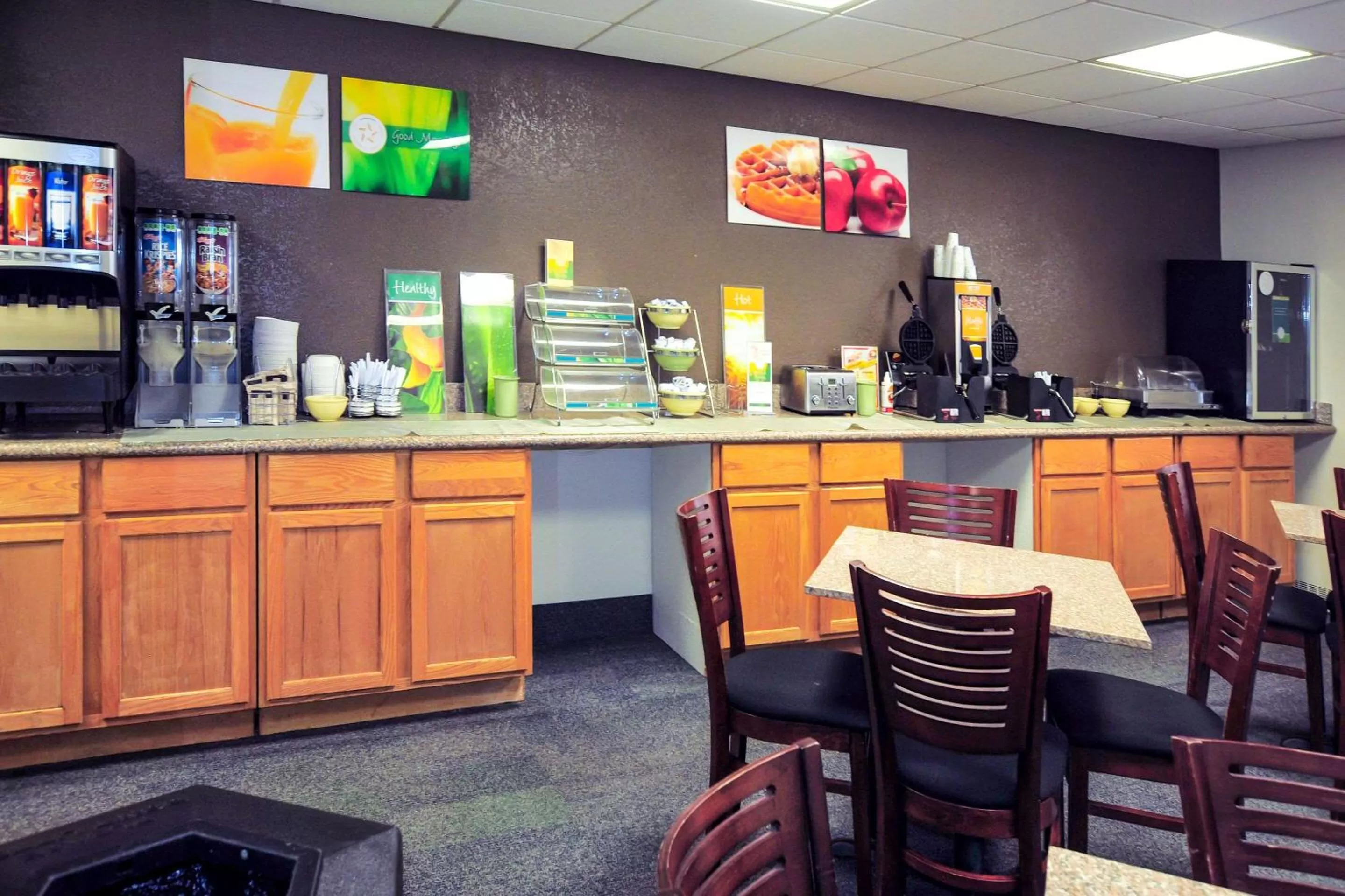 Breakfast in Quality Inn Stadium Area Green Bay Stadium